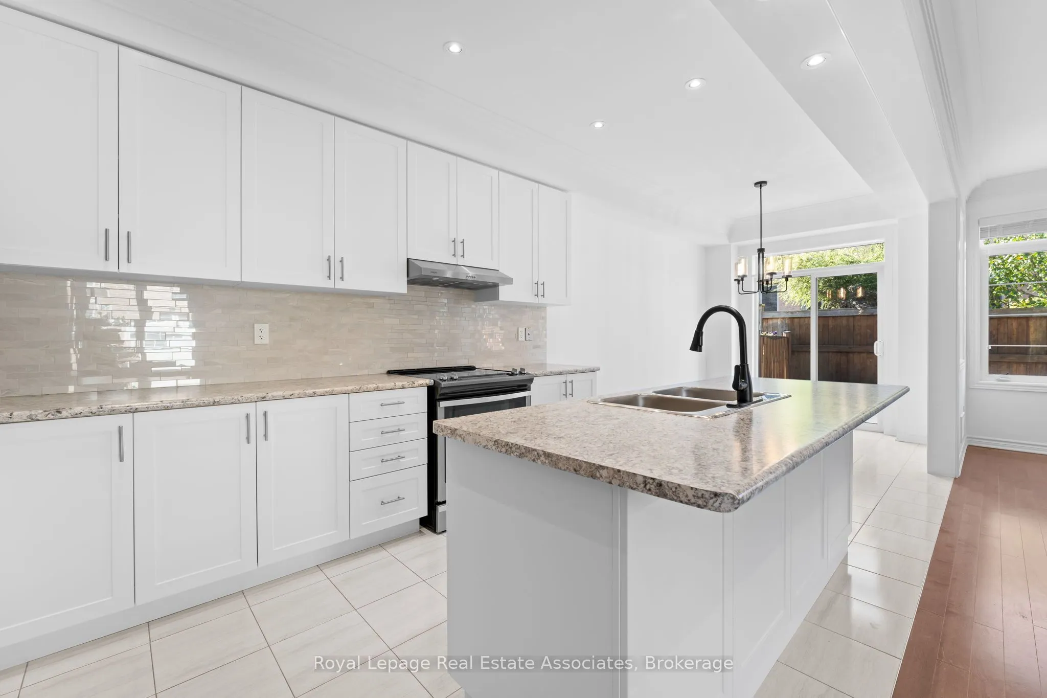 8 Sierra Crescent