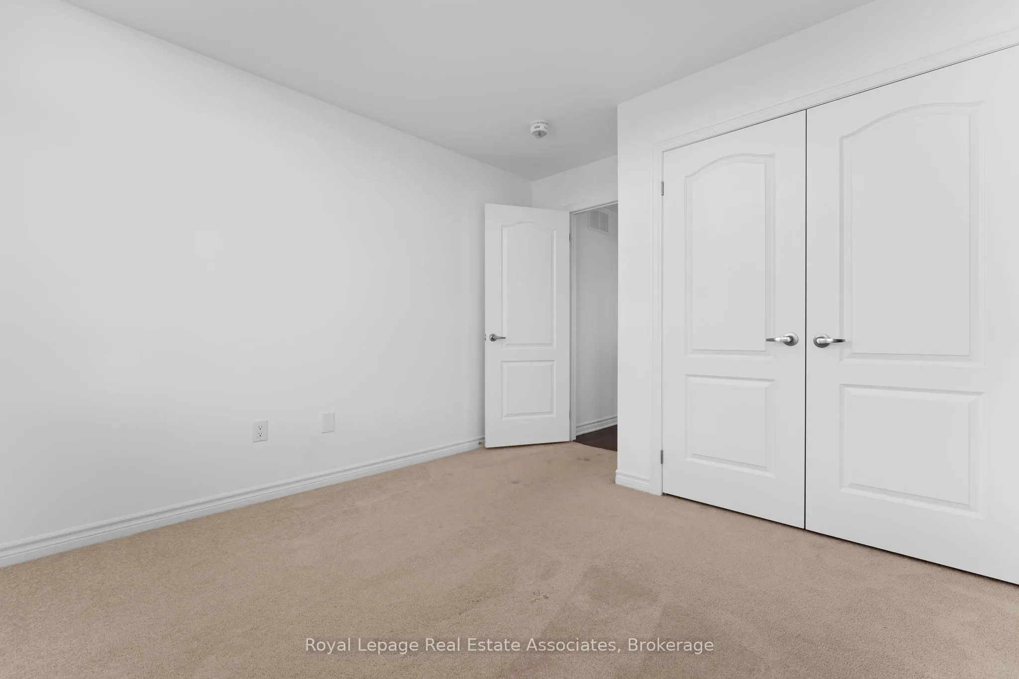 8 Sierra Crescent