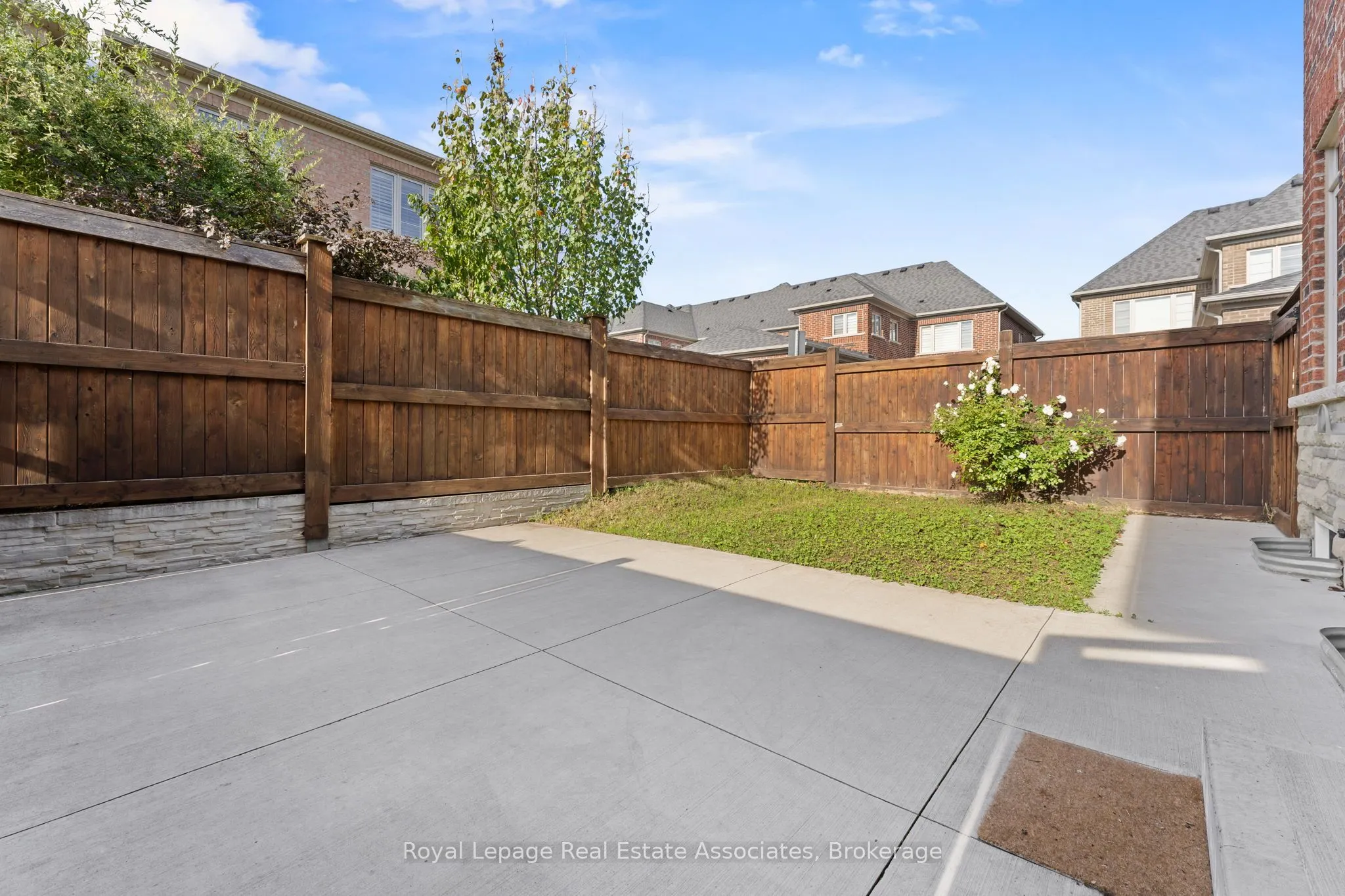 8 Sierra Crescent