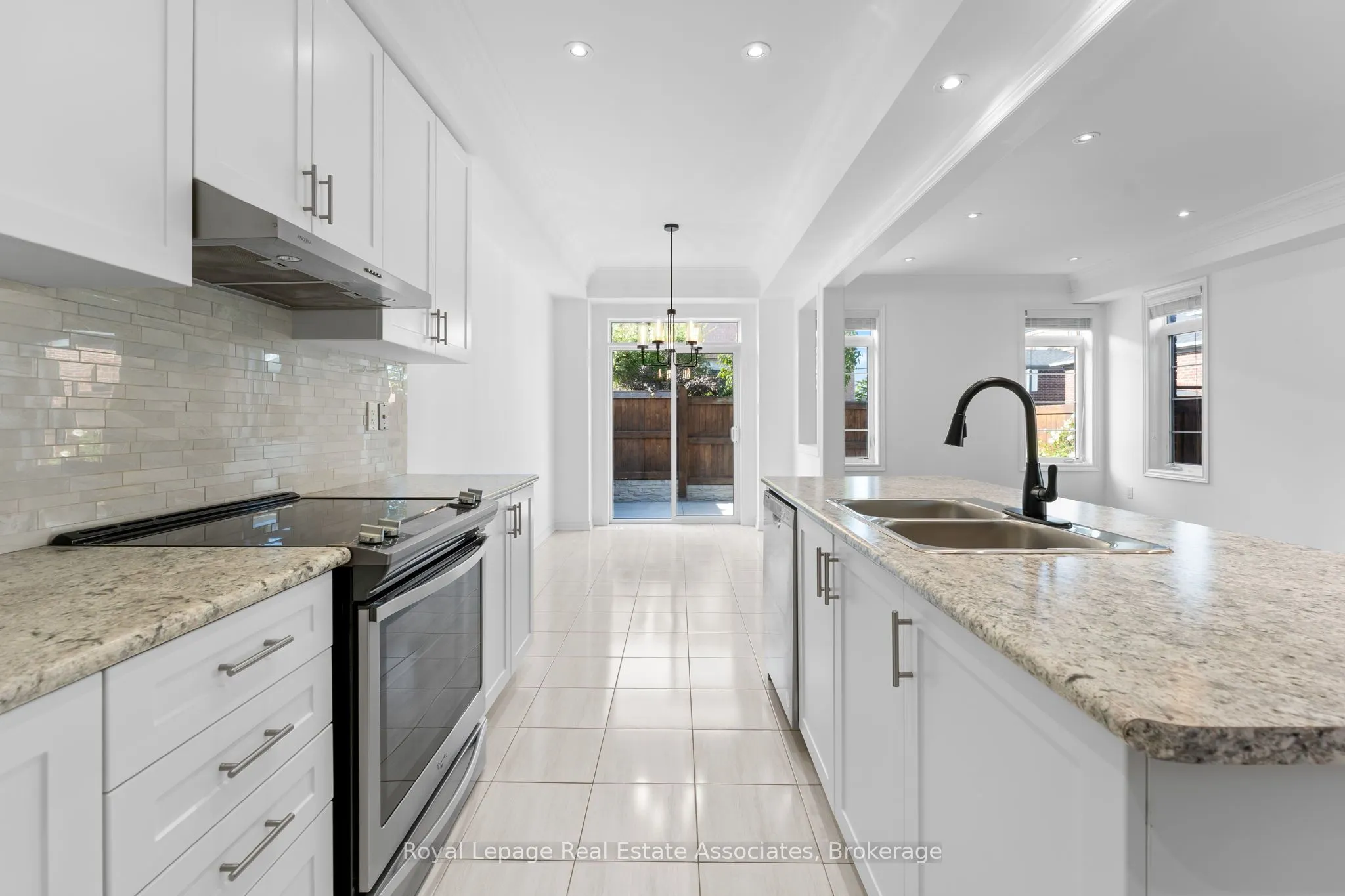 8 Sierra Crescent