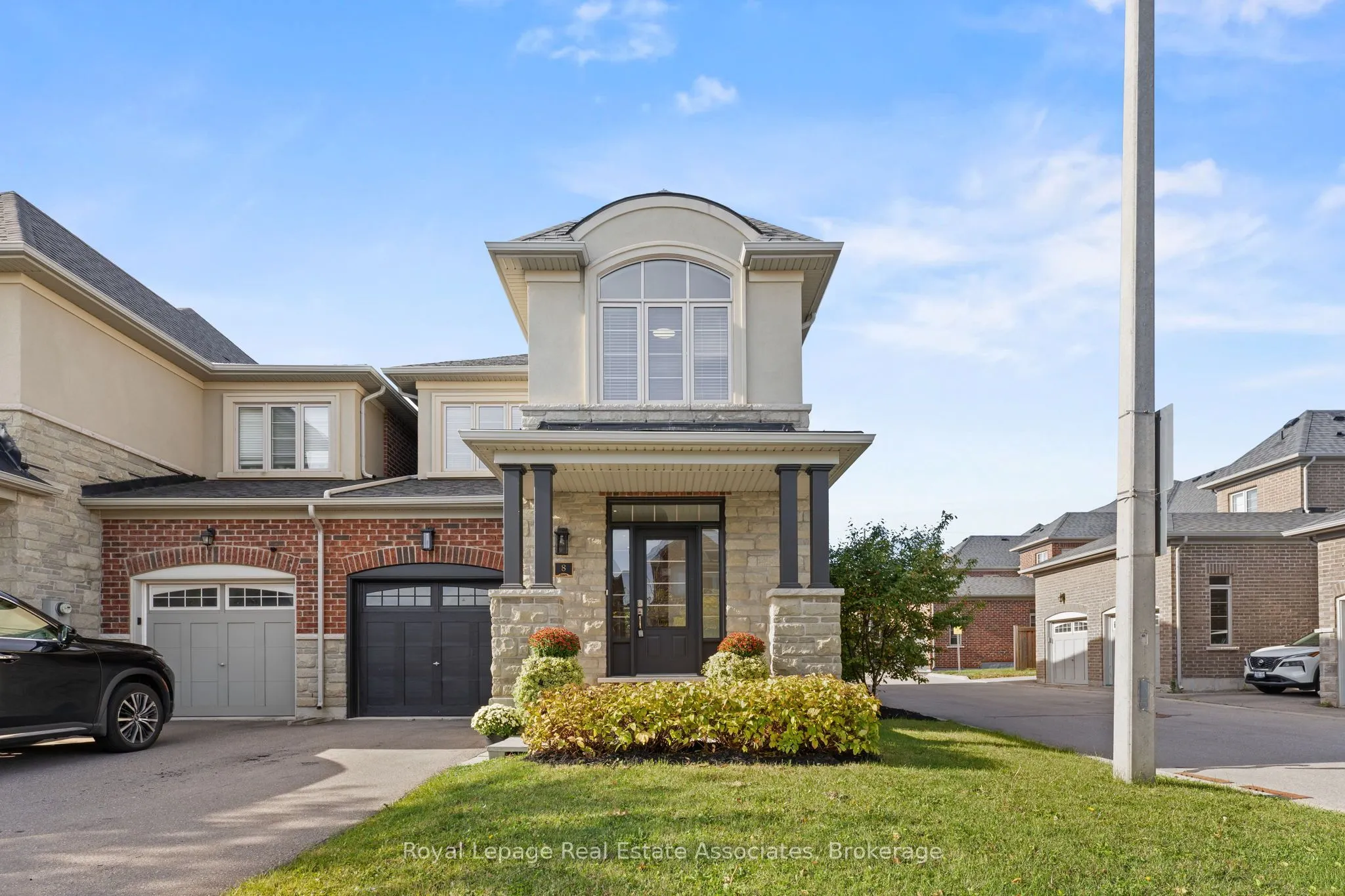 8 Sierra Crescent