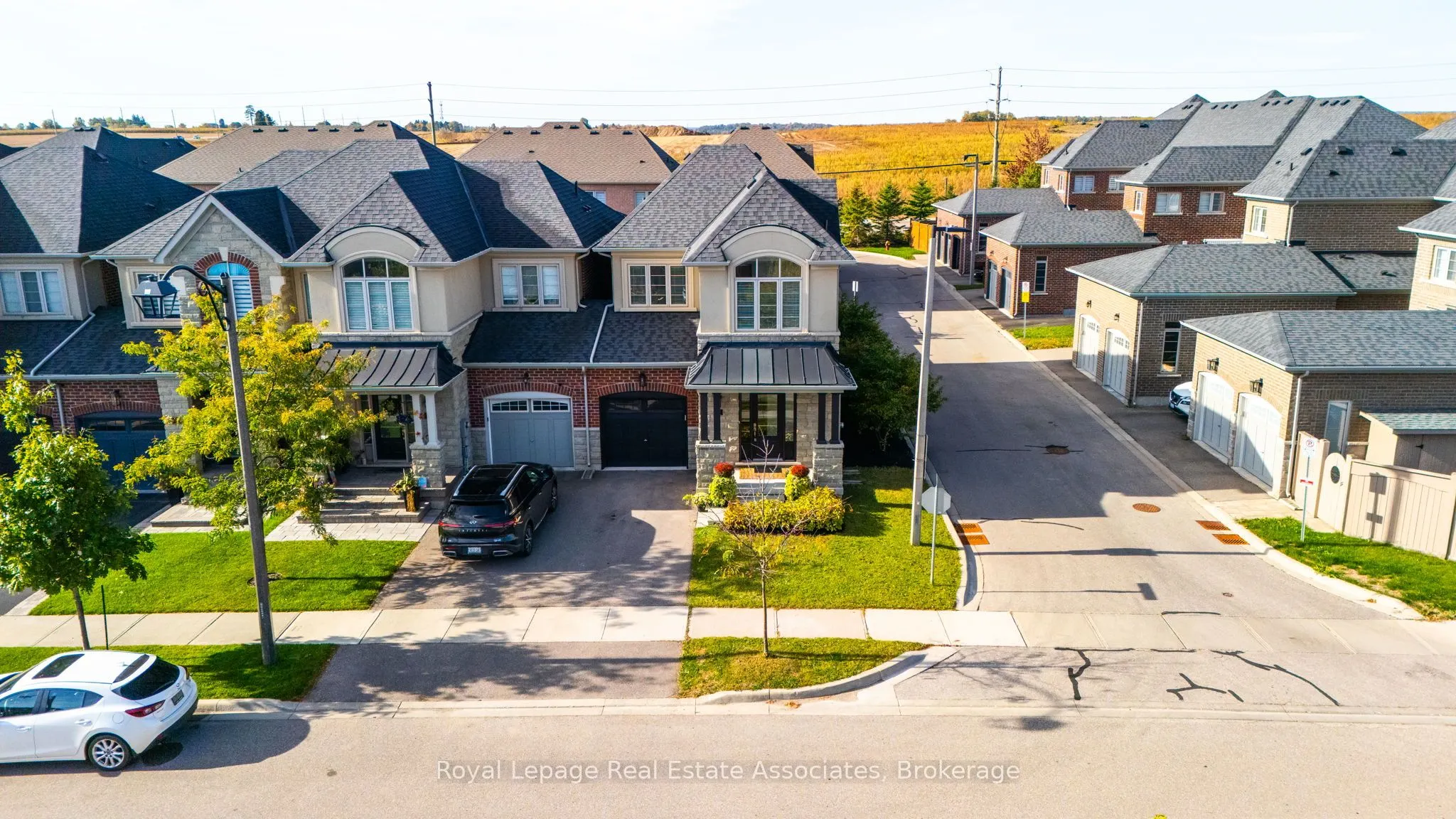8 Sierra Crescent