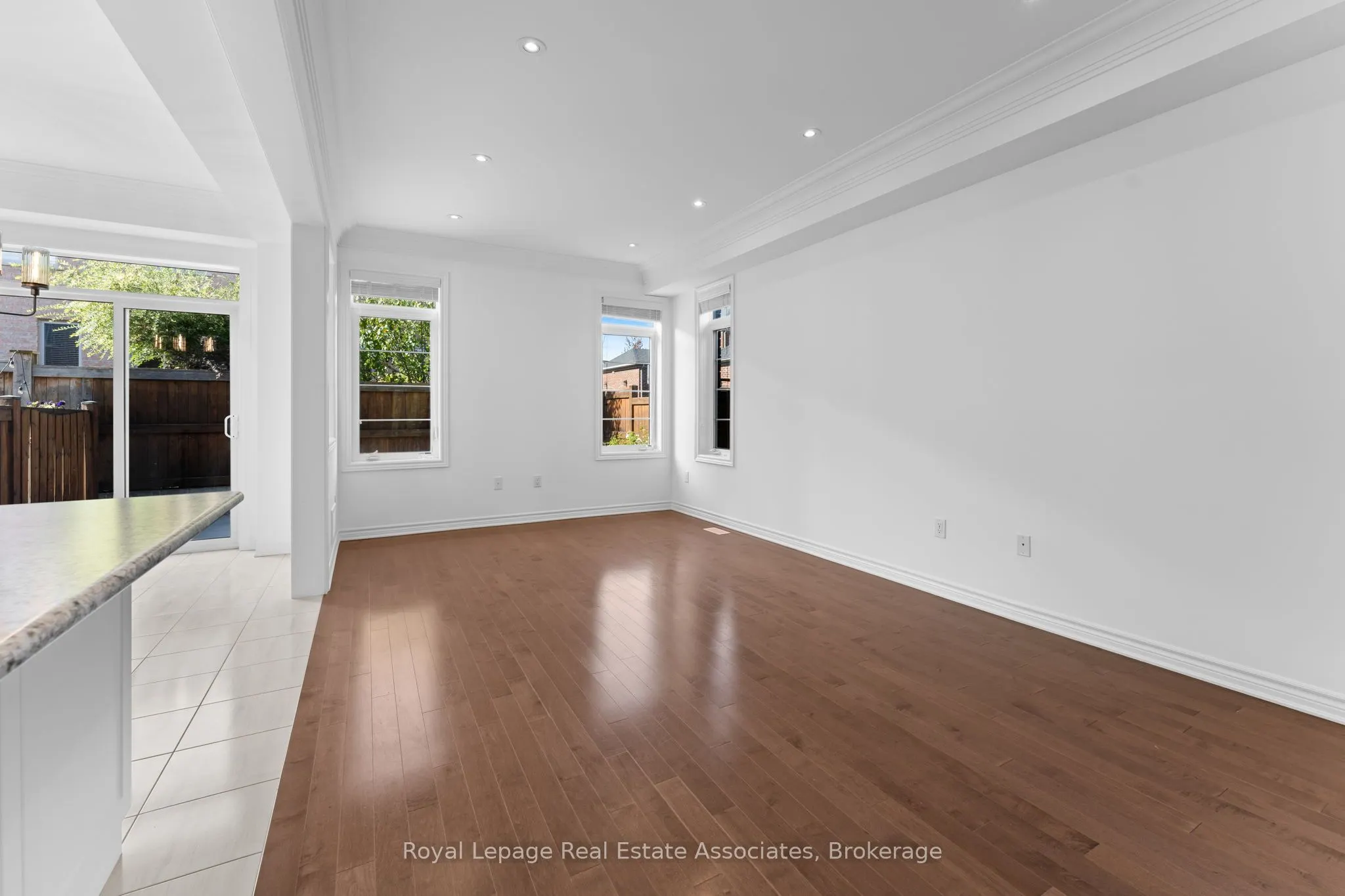 8 Sierra Crescent