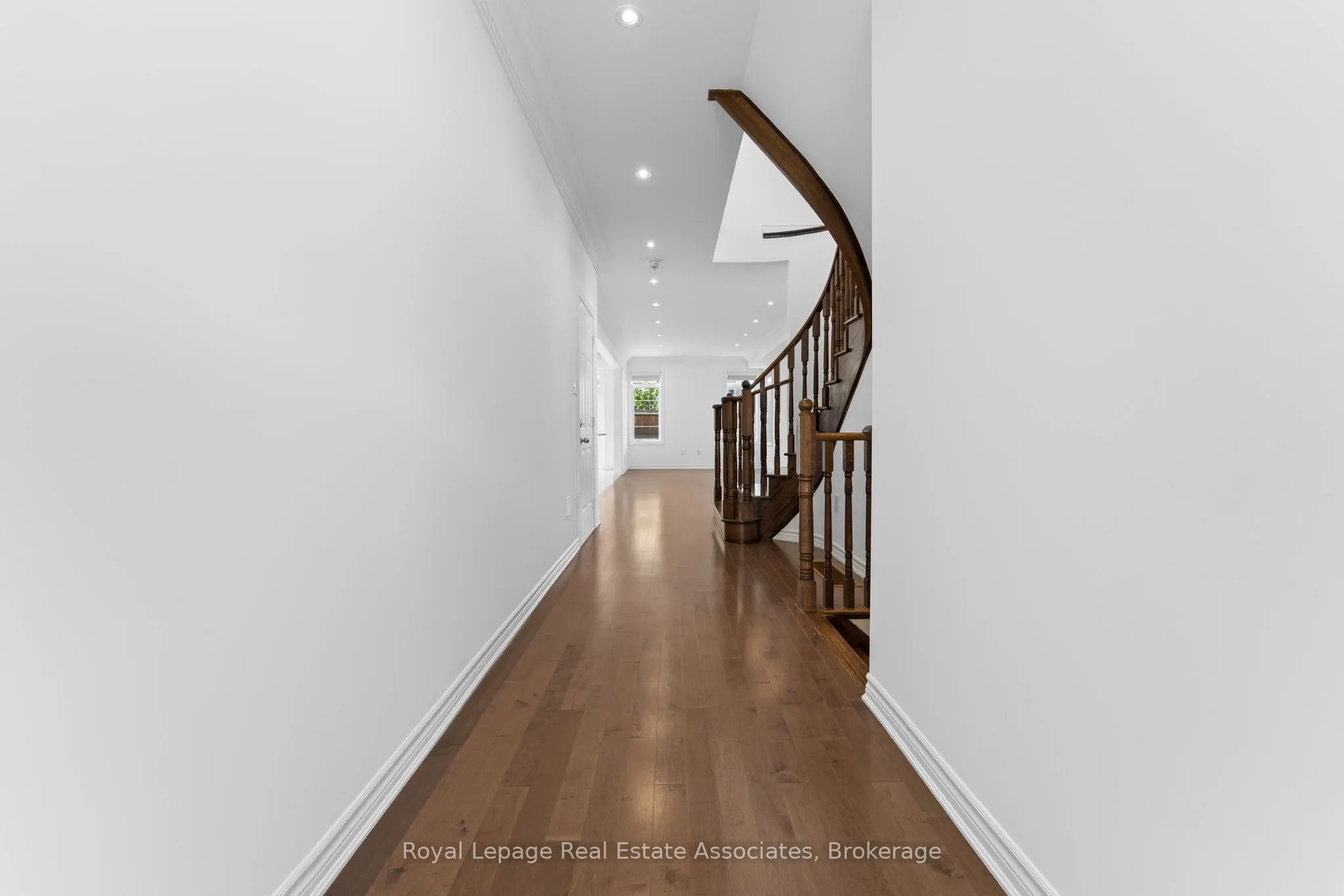 8 Sierra Crescent