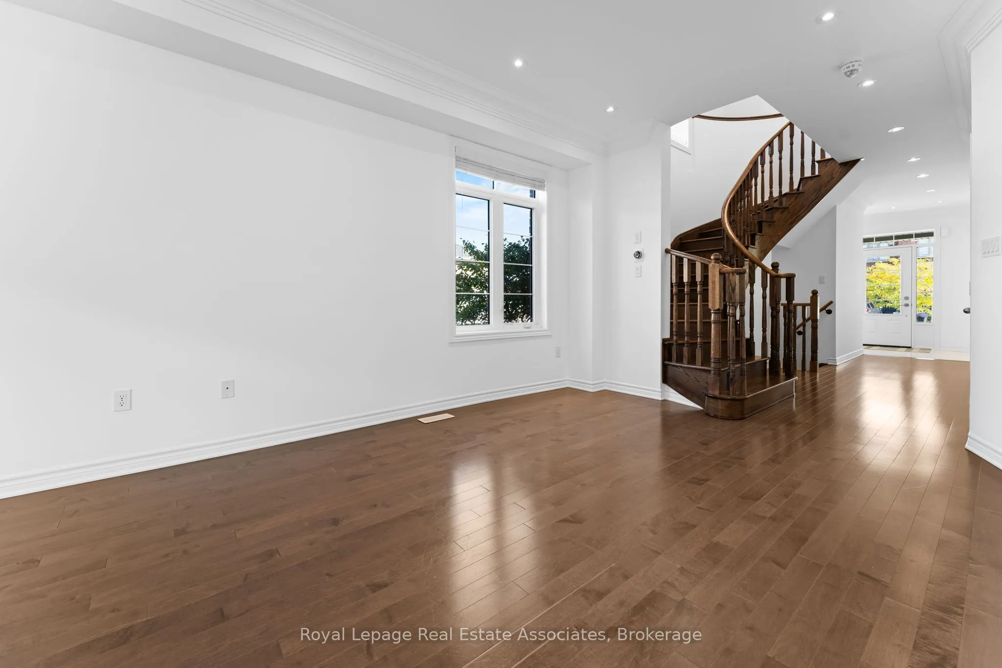 8 Sierra Crescent