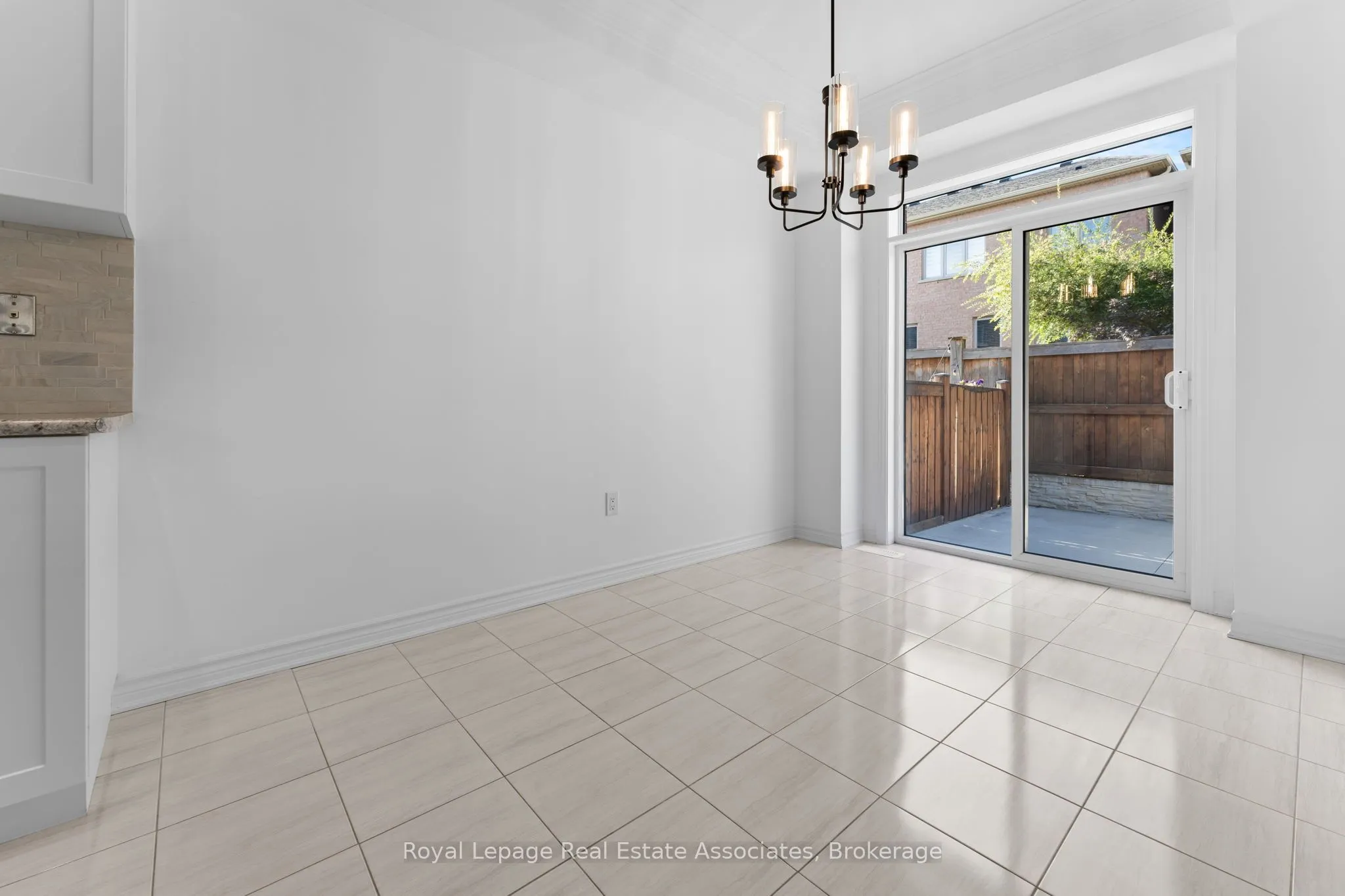 8 Sierra Crescent