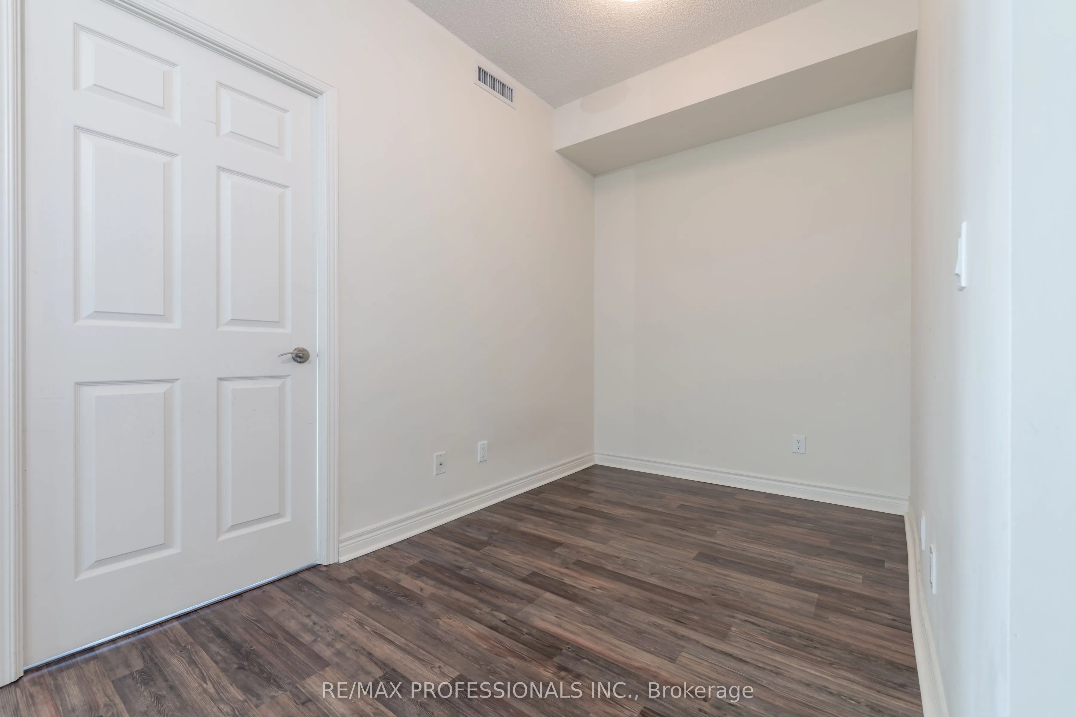 339 Rathburn Road, #1511