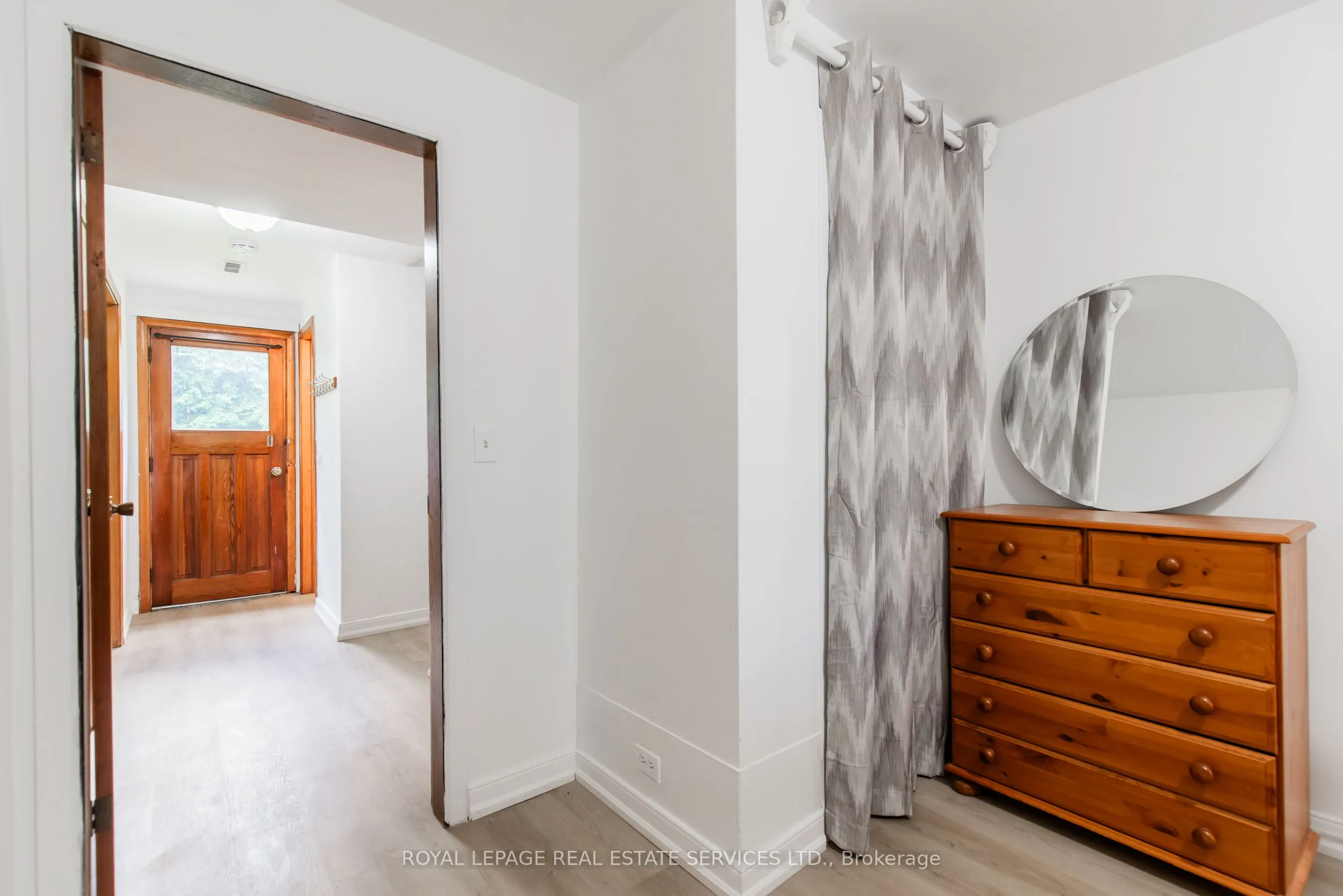 227 Lakeshore Road W, #Unit #2