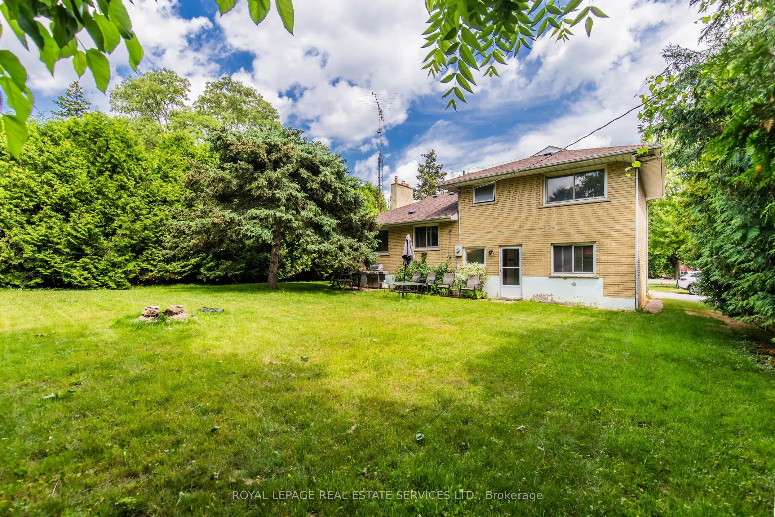 227 Lakeshore Road W, #Unit #2
