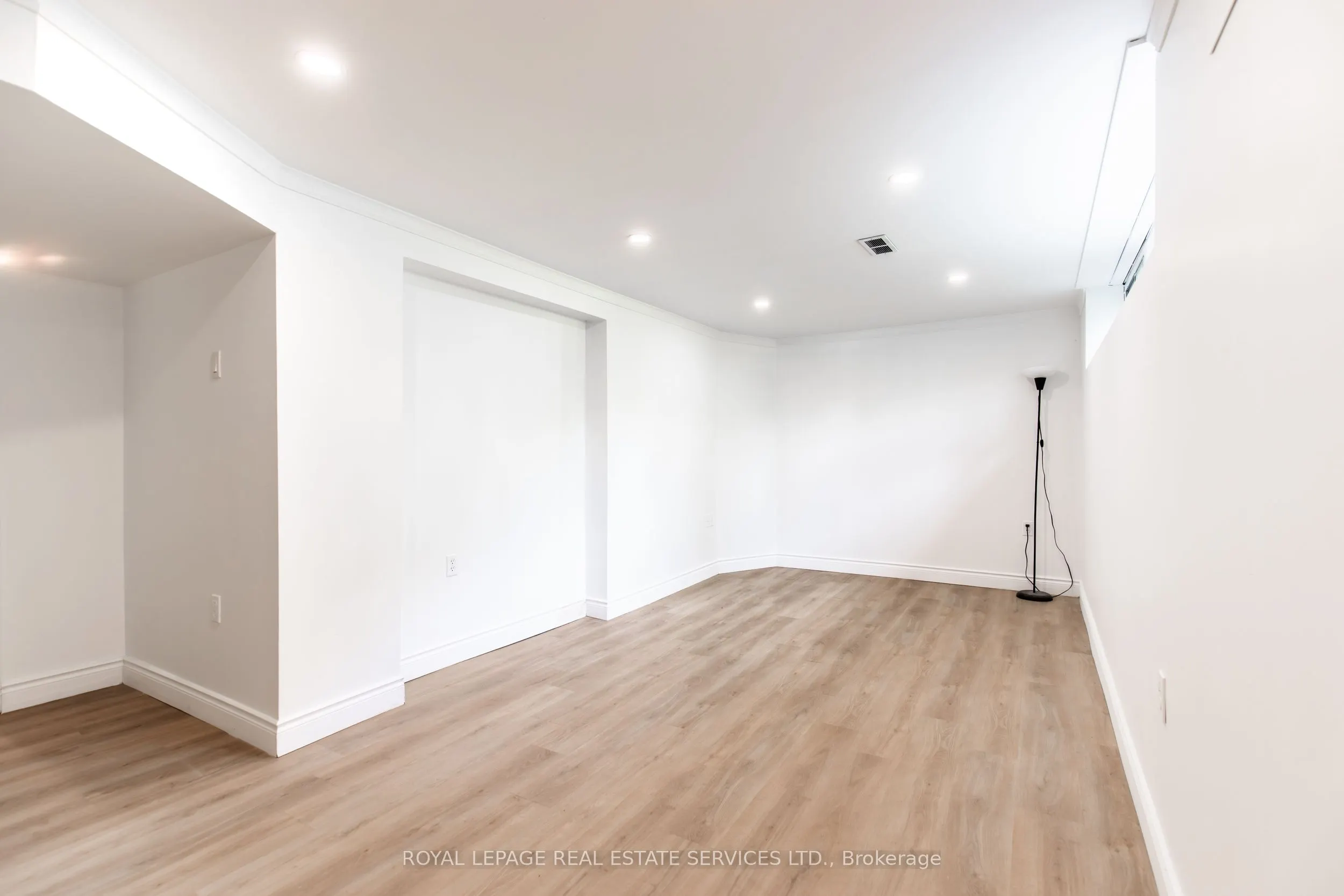 227 Lakeshore Road W, #Unit #2