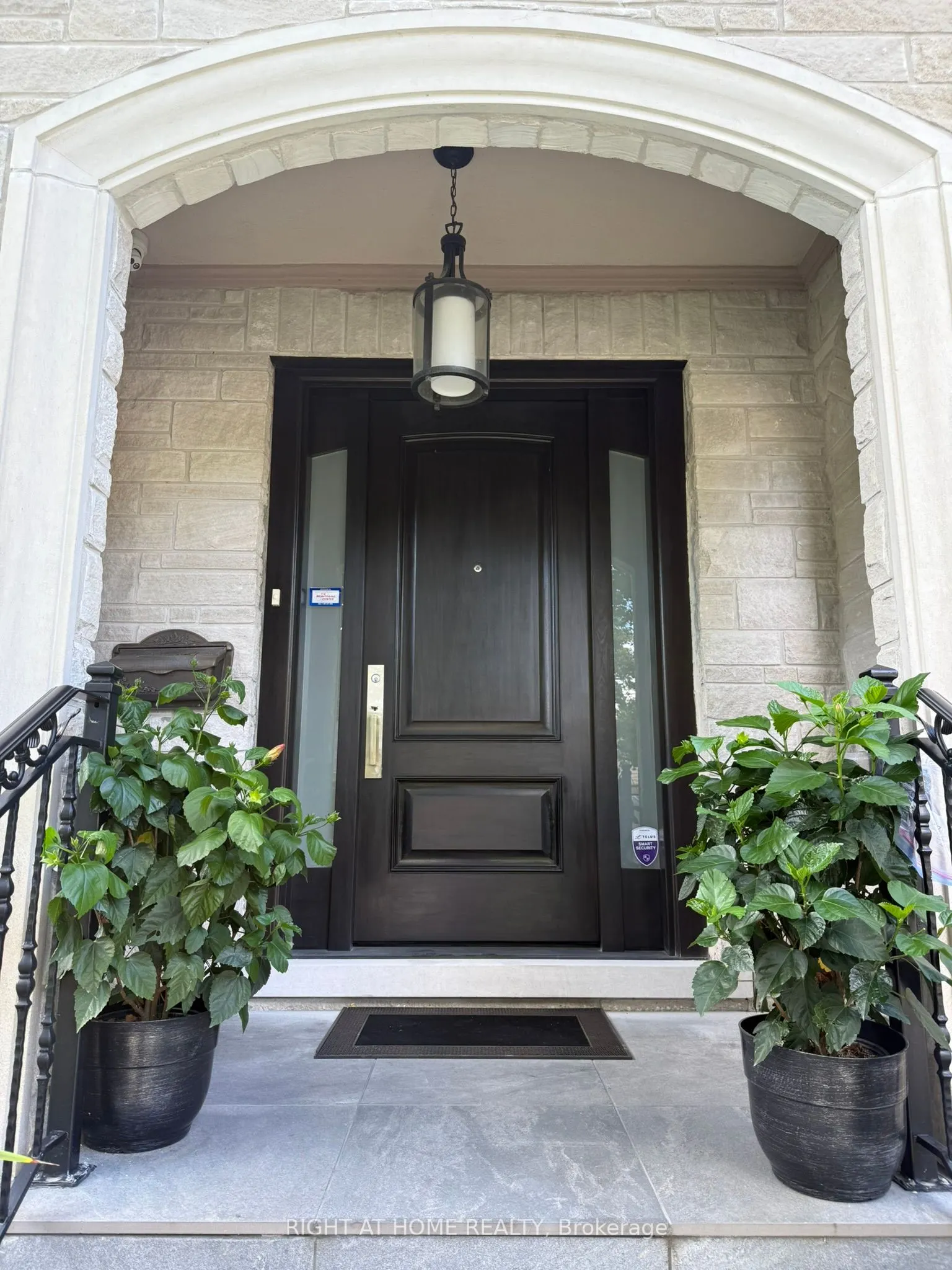 6 Burnelm Drive