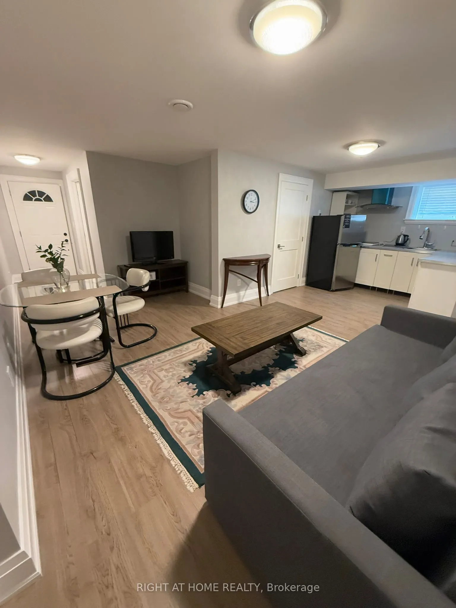 6 Burnelm Drive