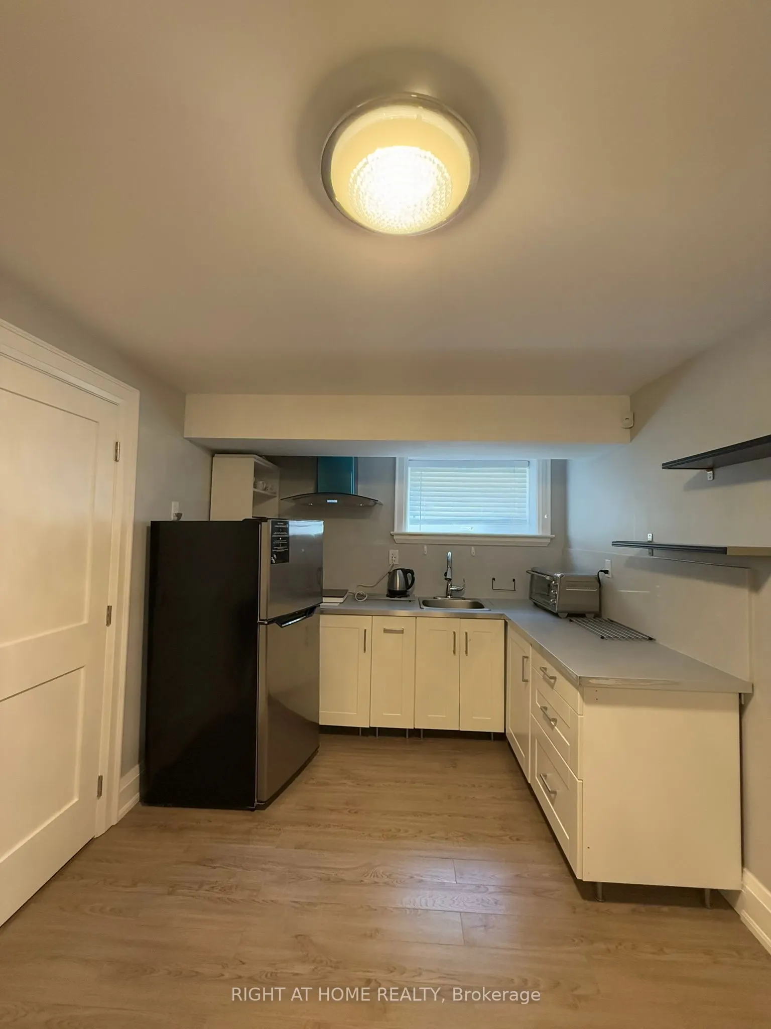 6 Burnelm Drive