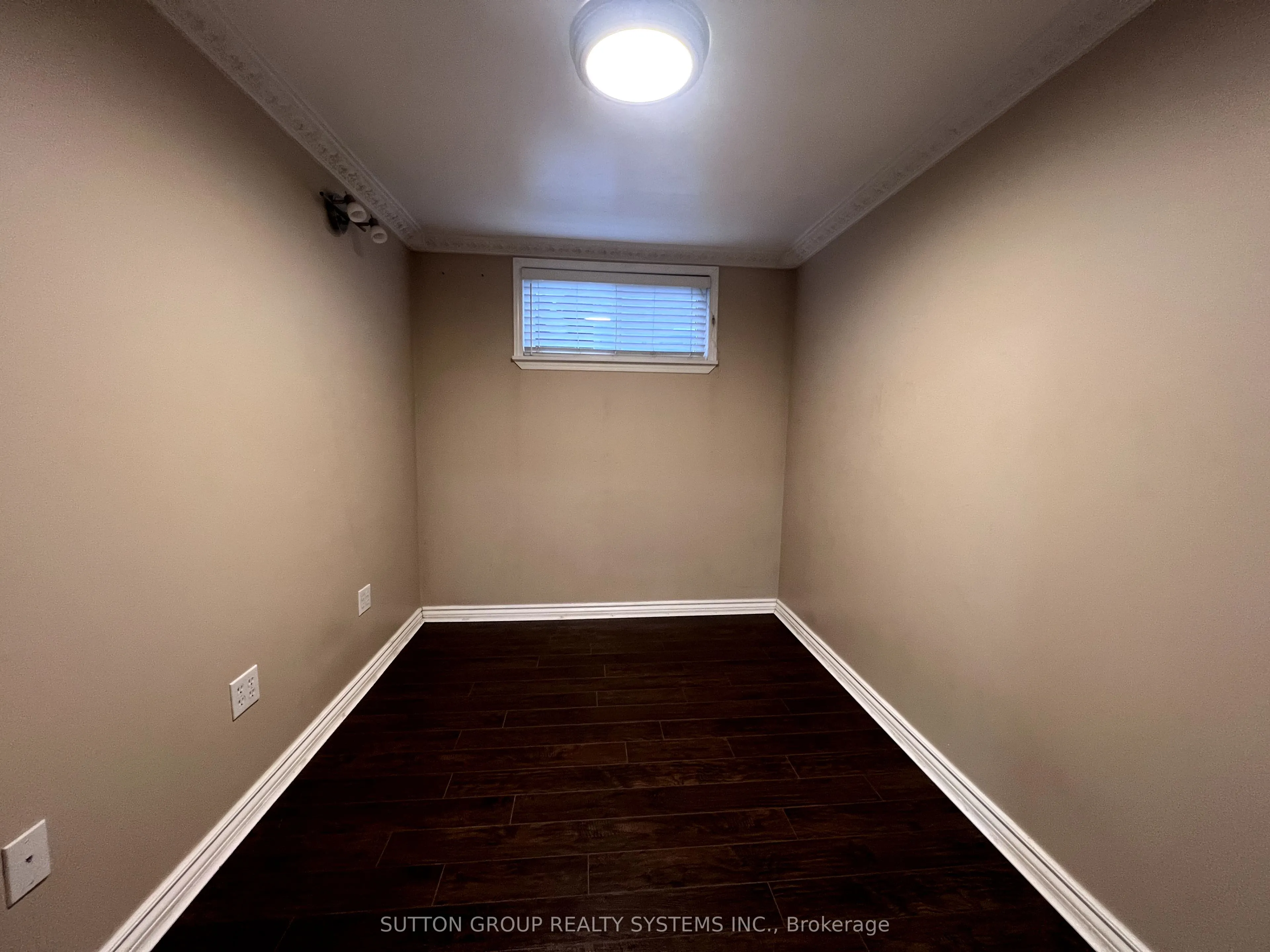 12 Wellesworth Drive