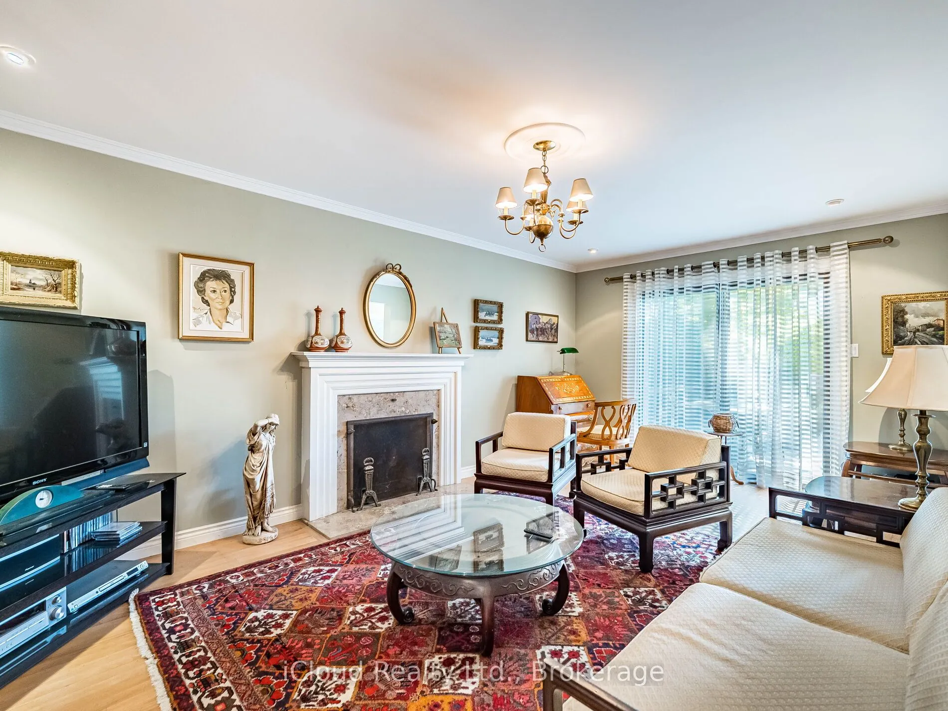 1529 Ballyclare Drive
