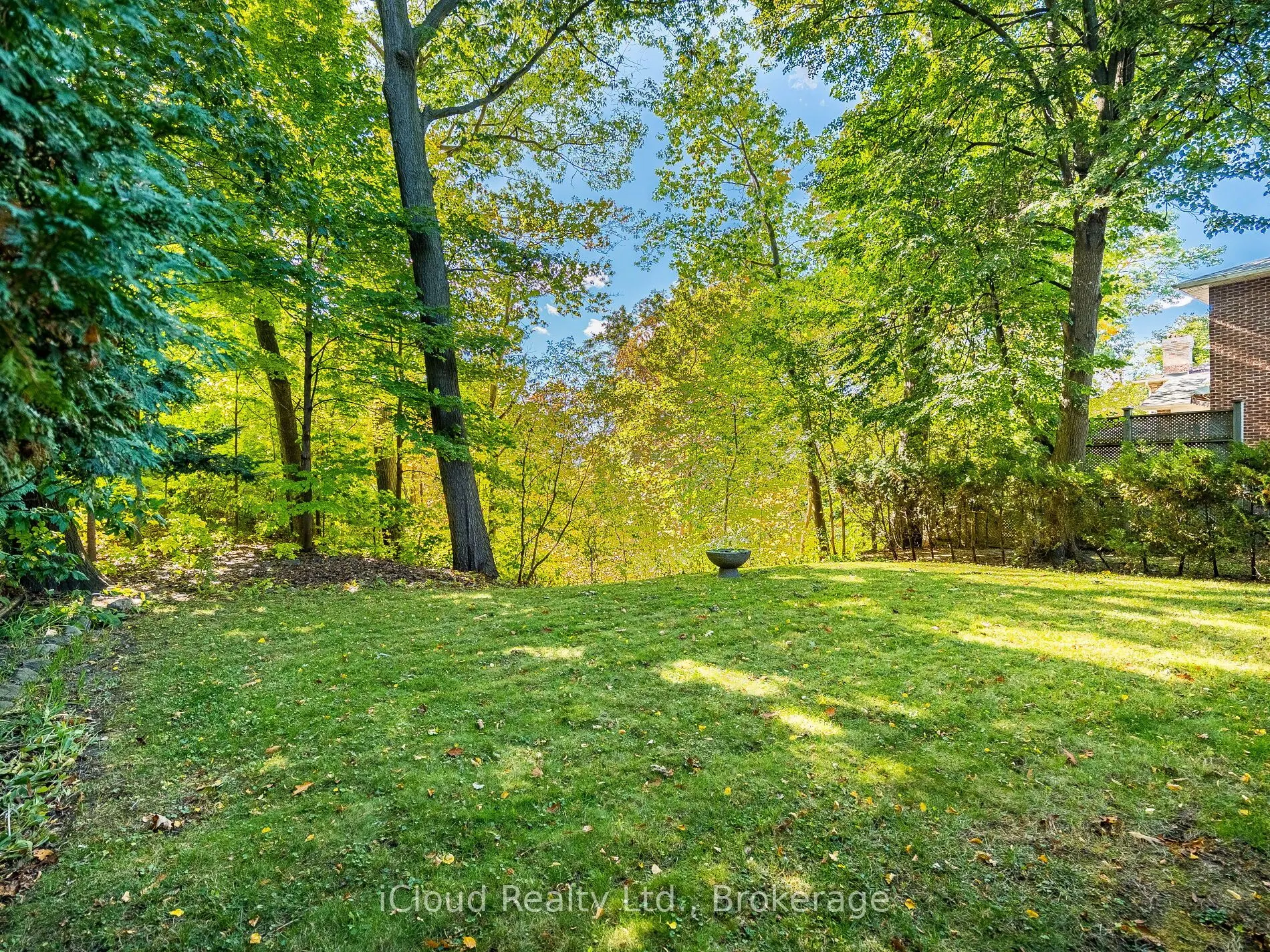 1529 Ballyclare Drive