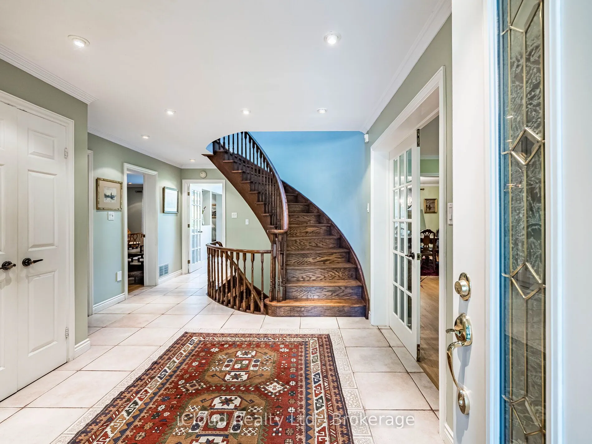 1529 Ballyclare Drive