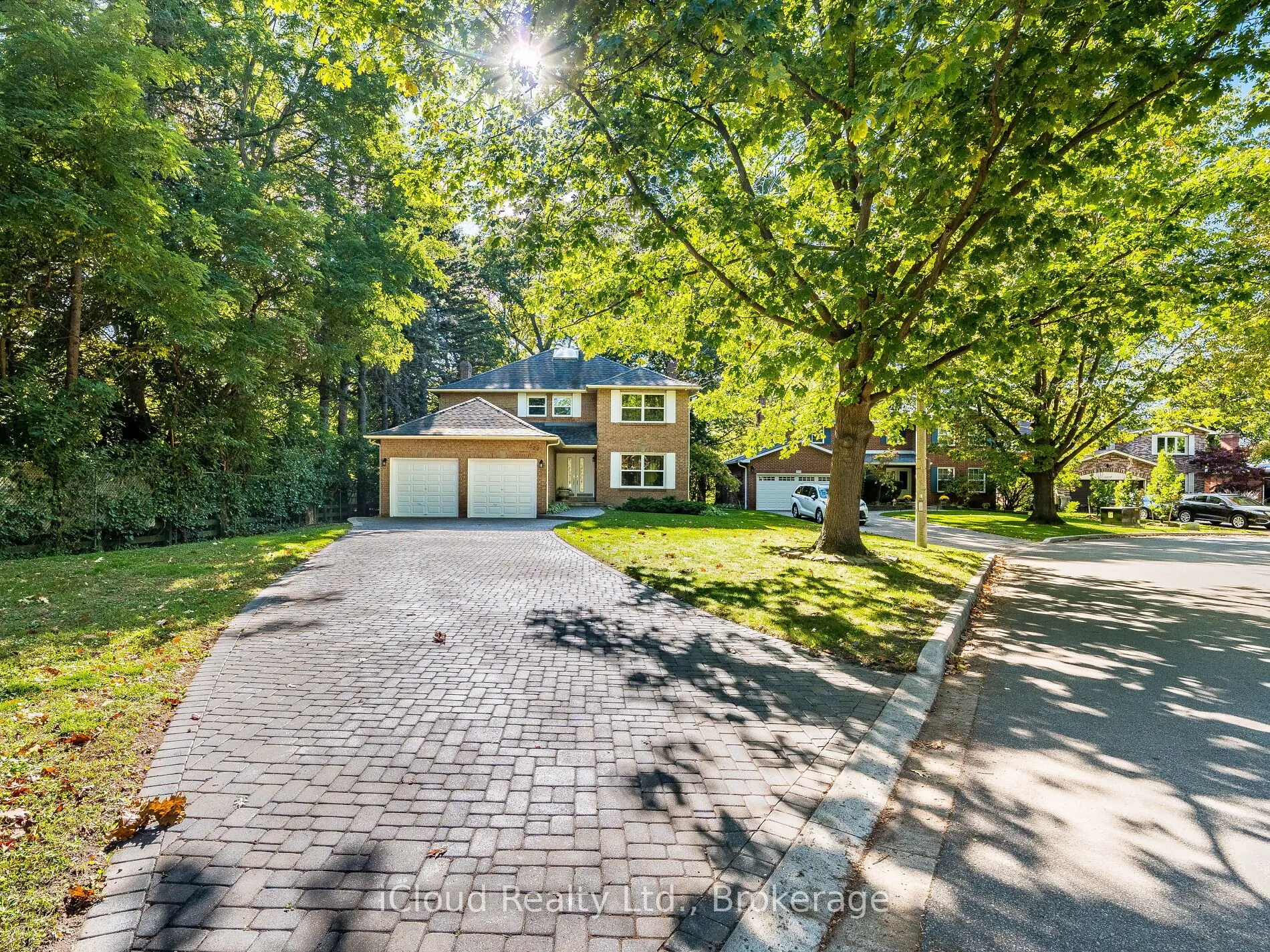 1529 Ballyclare Drive