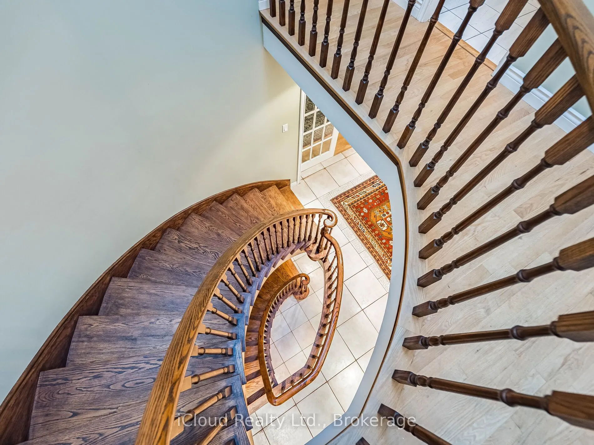 1529 Ballyclare Drive