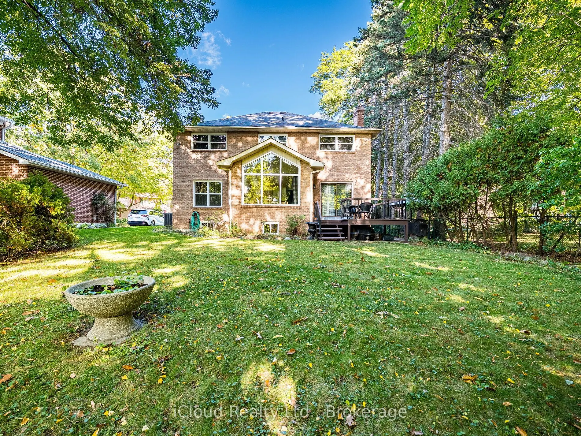 1529 Ballyclare Drive