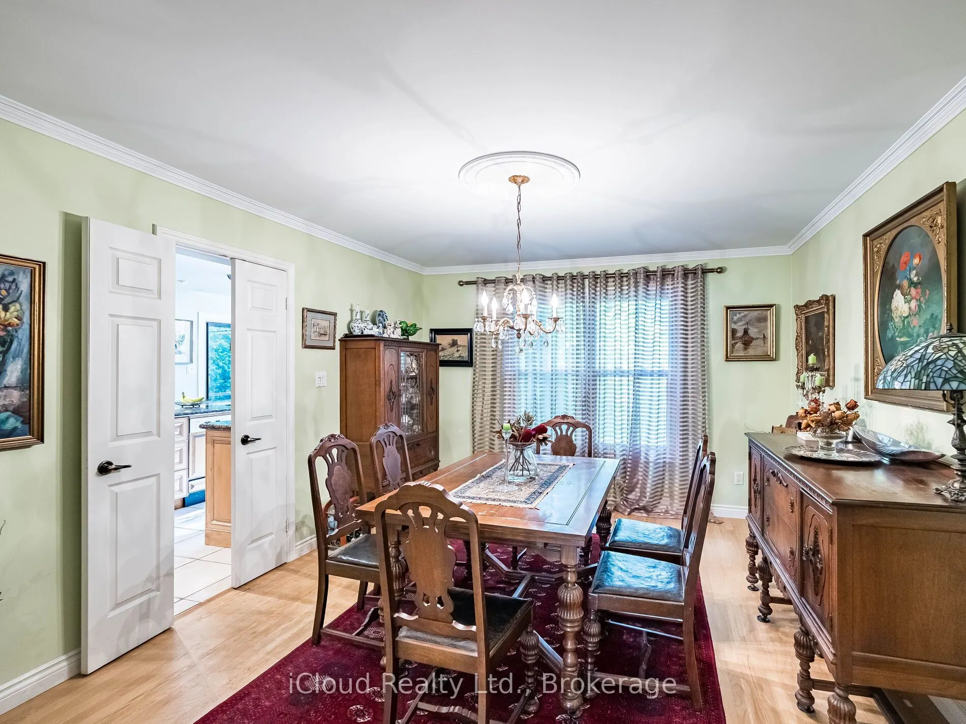 1529 Ballyclare Drive