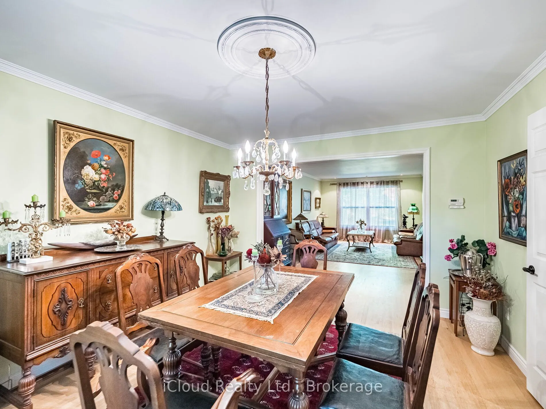 1529 Ballyclare Drive