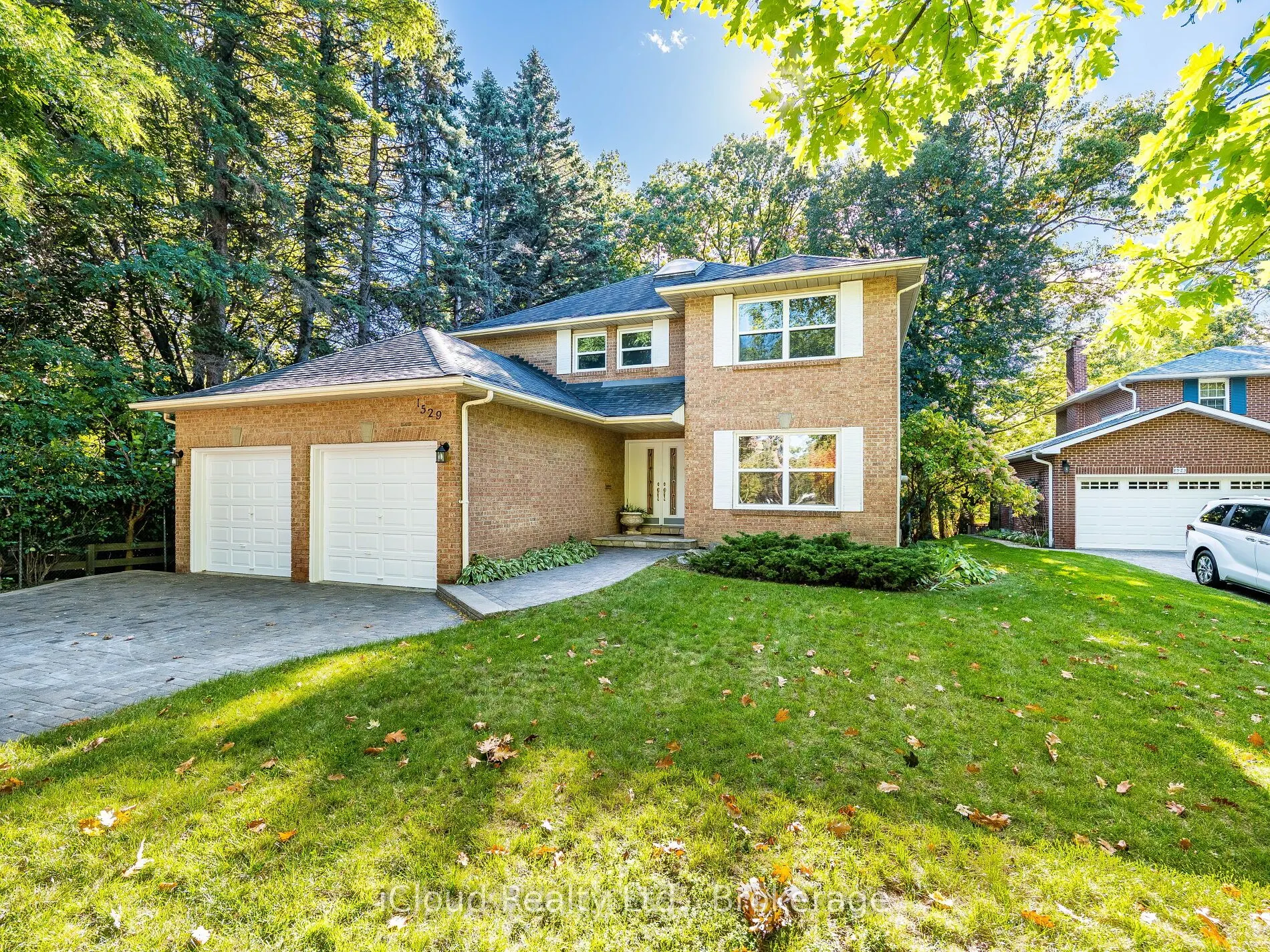 1529 Ballyclare Drive