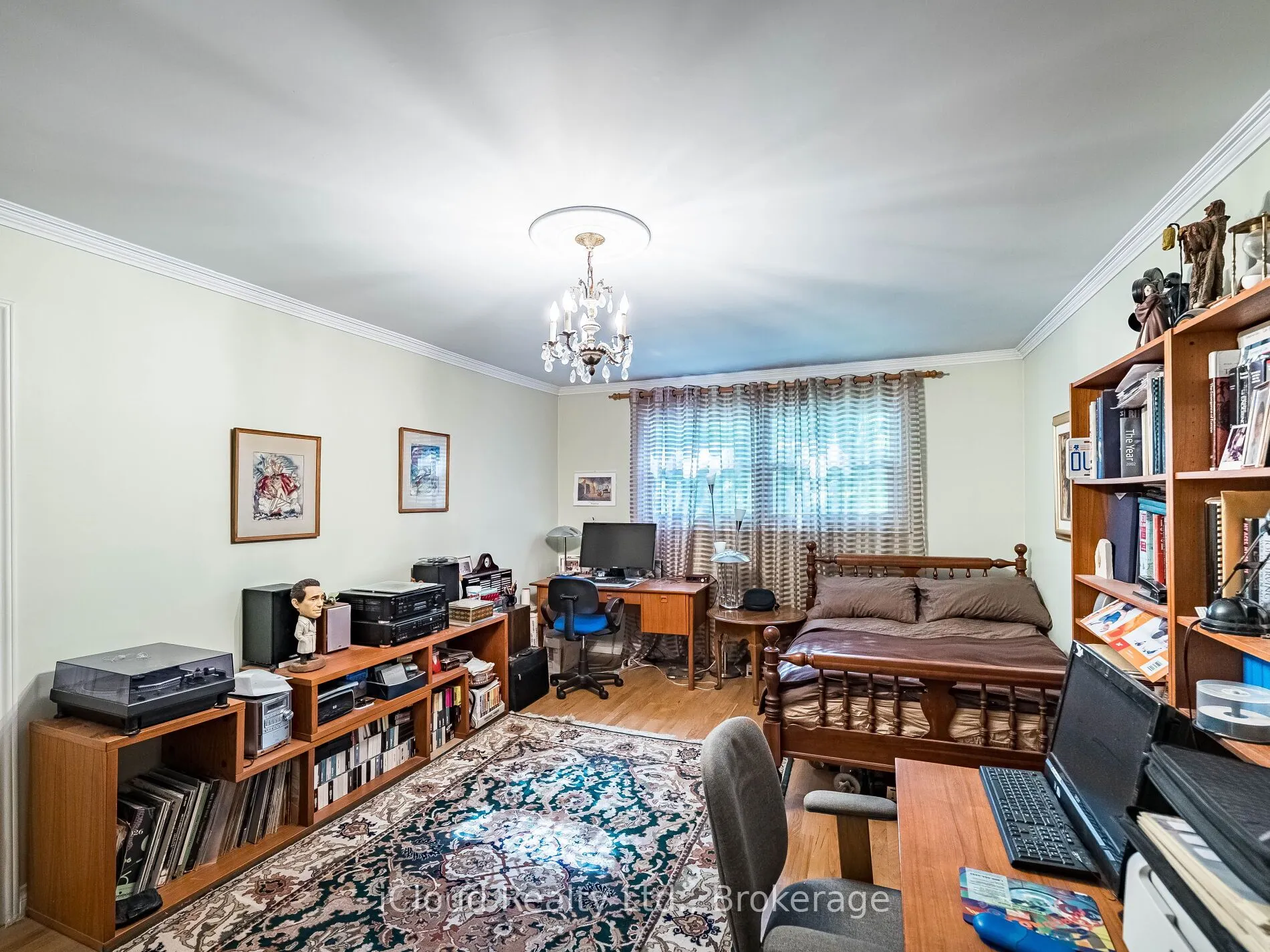 1529 Ballyclare Drive