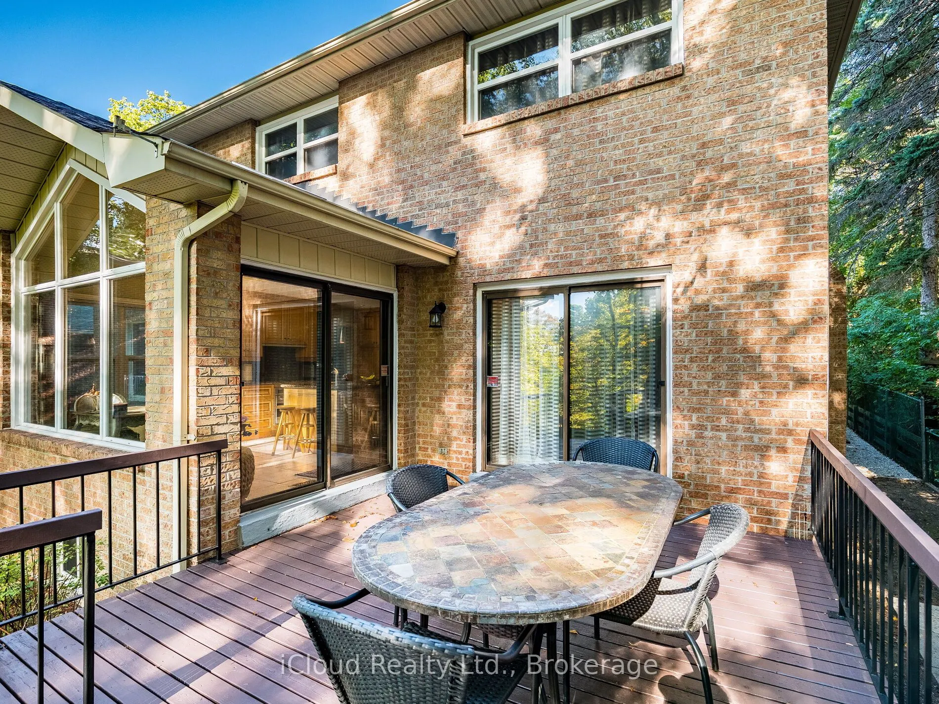 1529 Ballyclare Drive