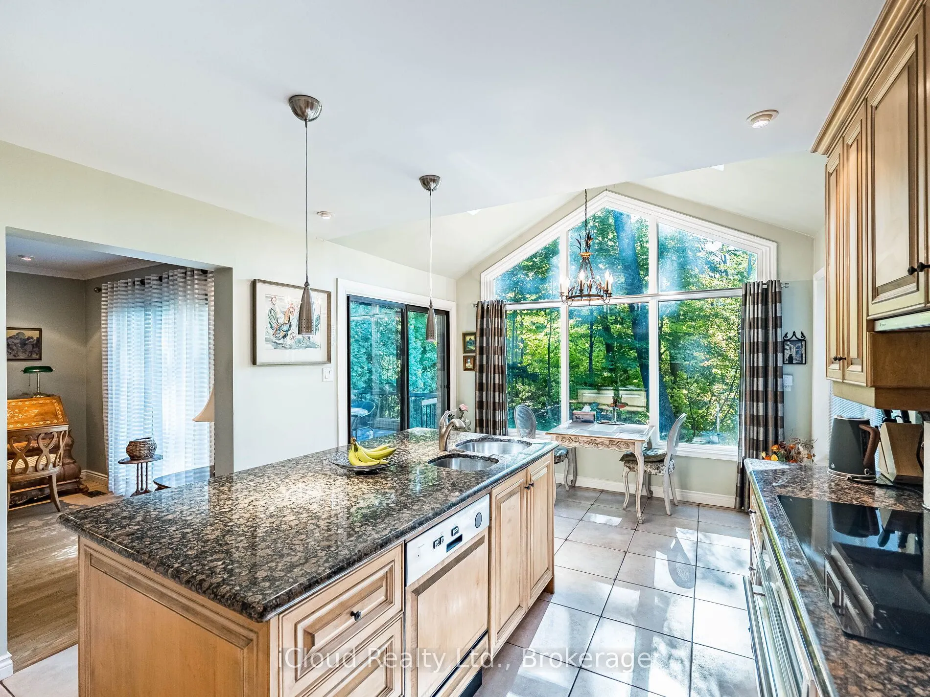 1529 Ballyclare Drive