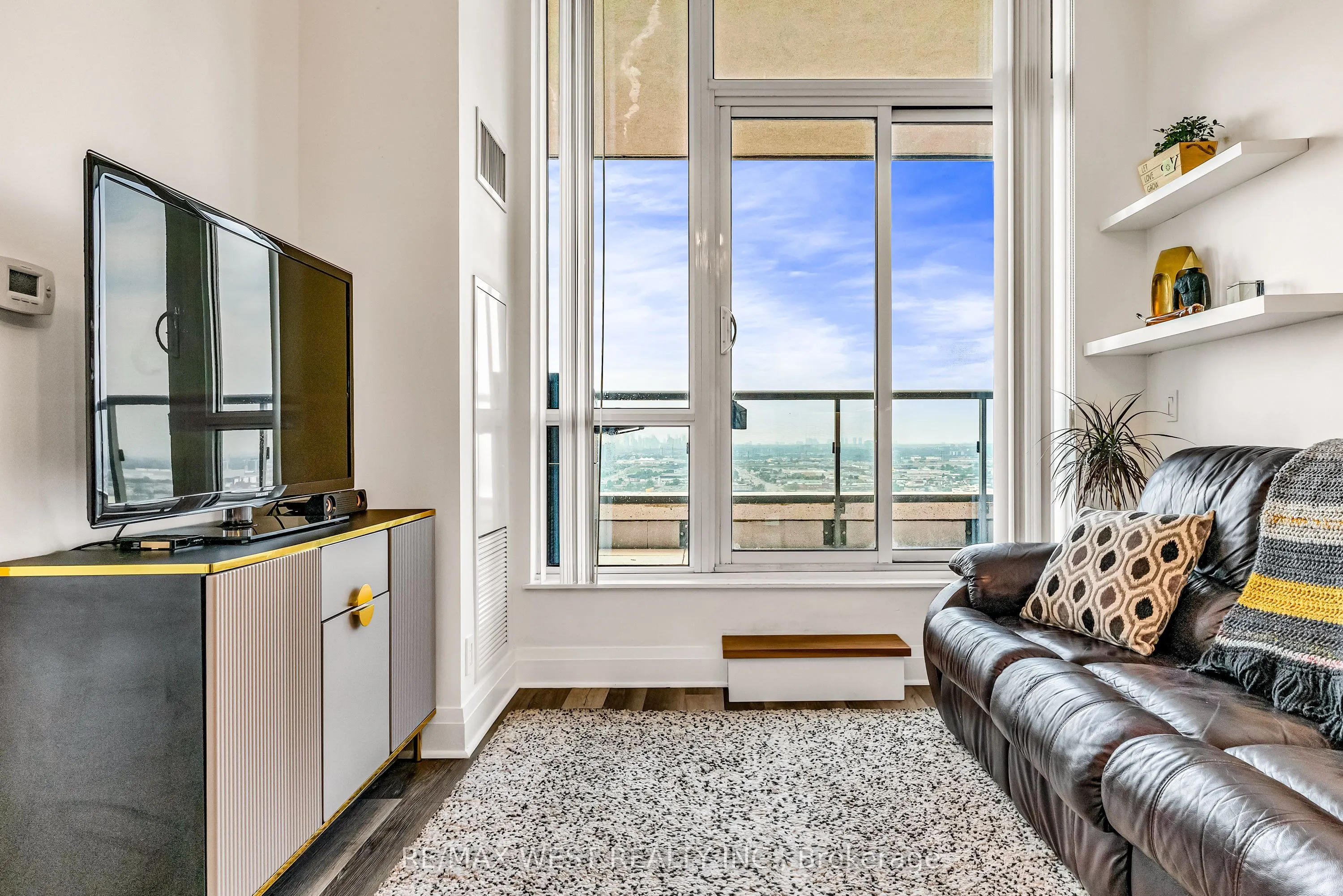 15 Zorra Street, #8