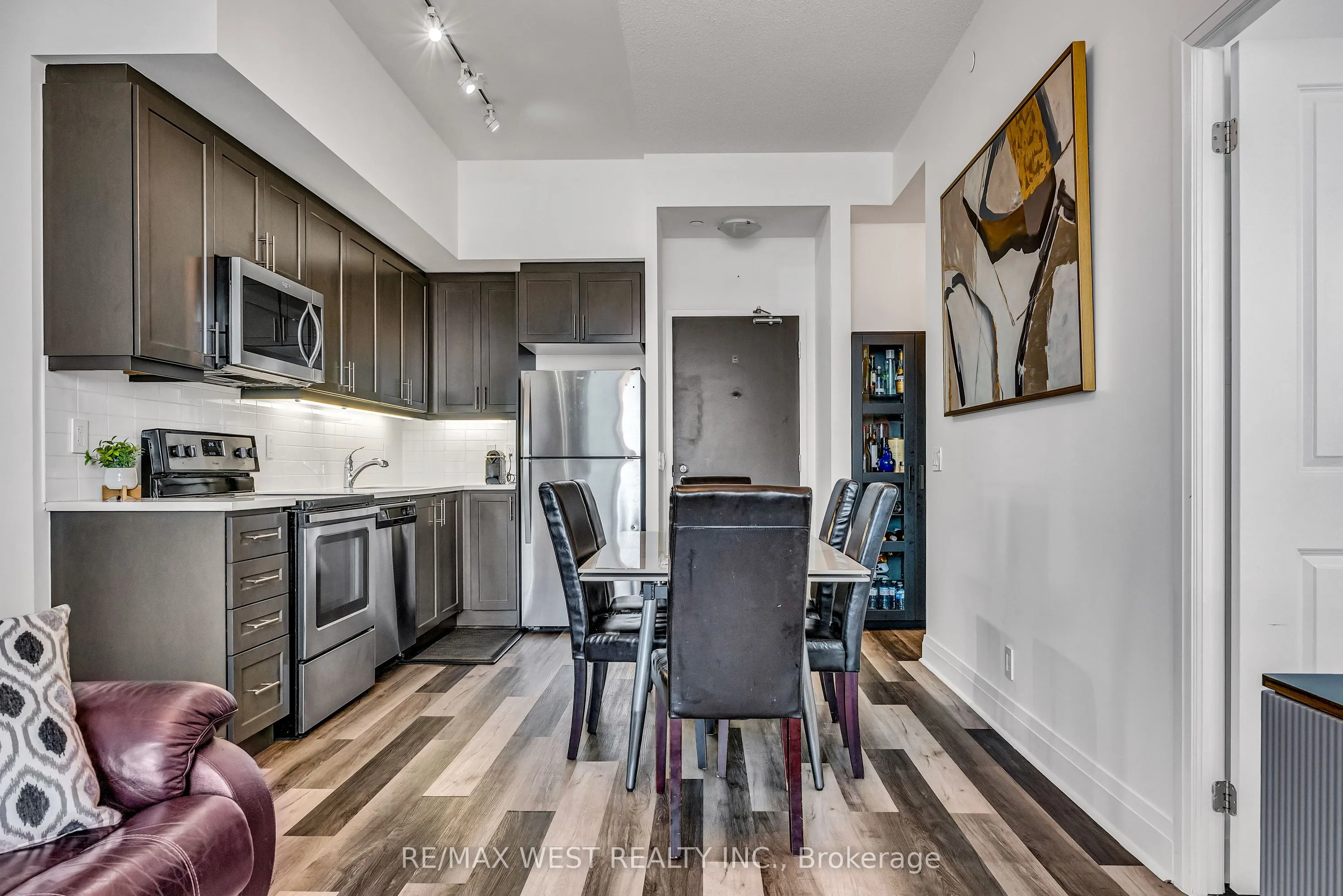 15 Zorra Street, #8