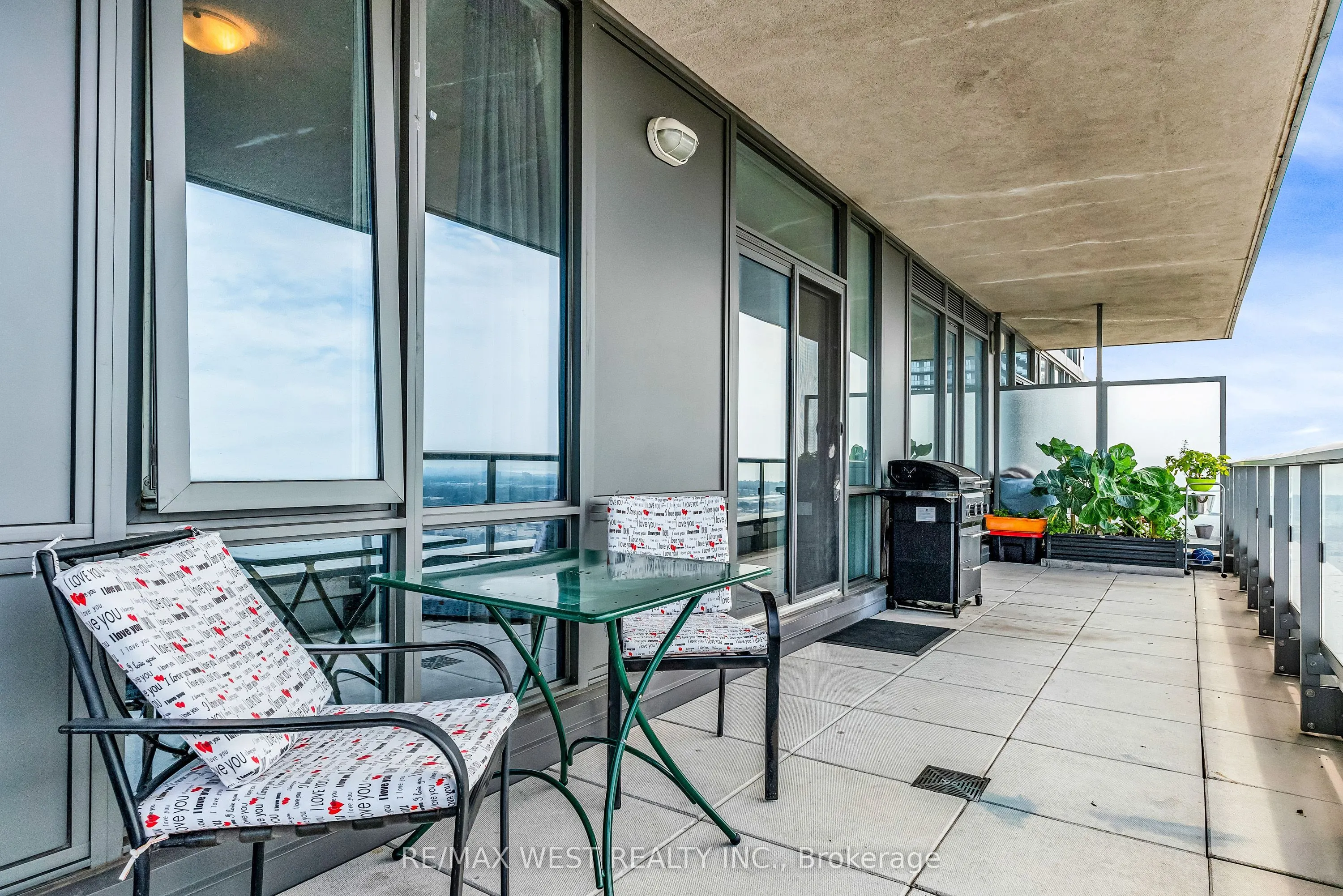 15 Zorra Street, #8