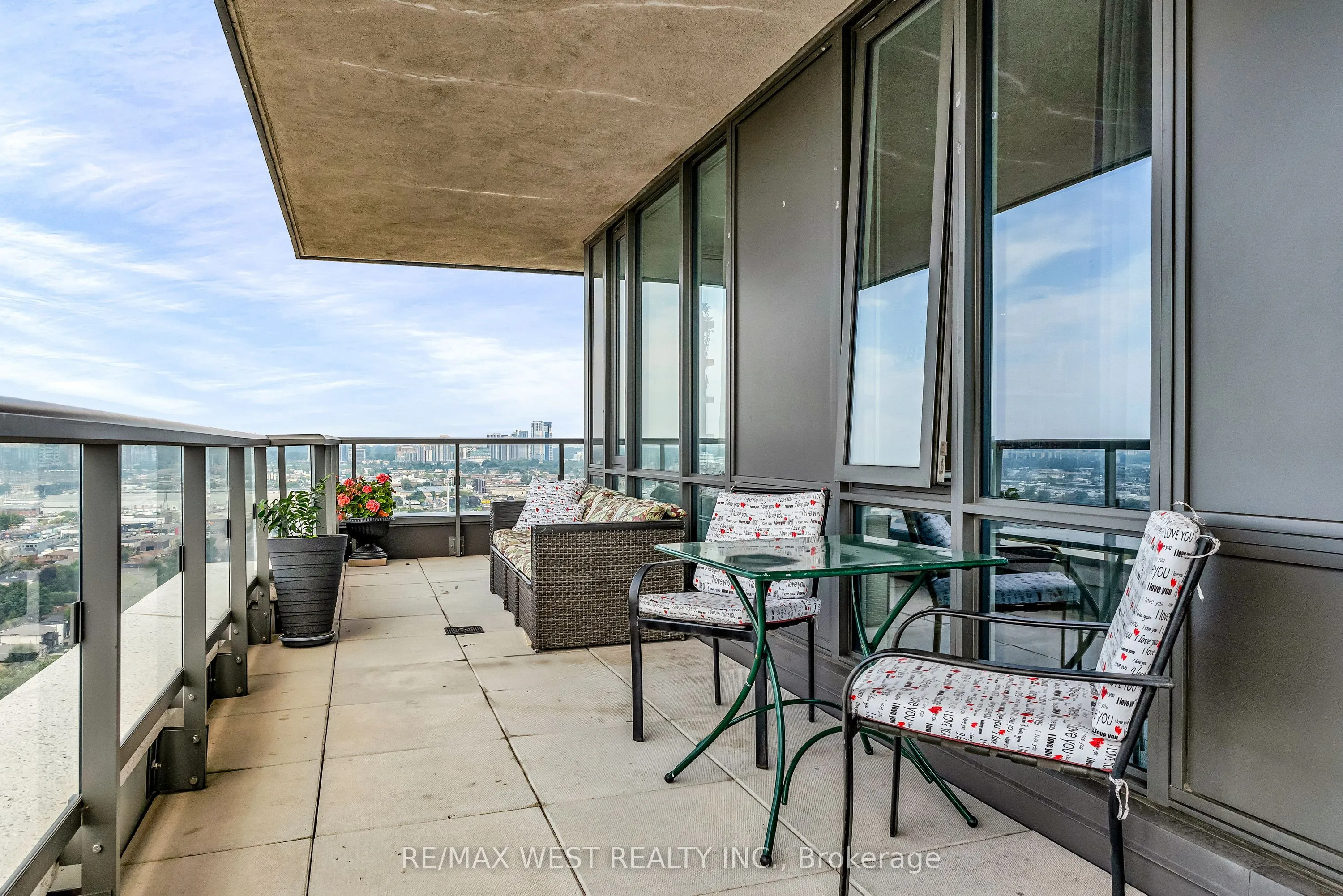 15 Zorra Street, #8