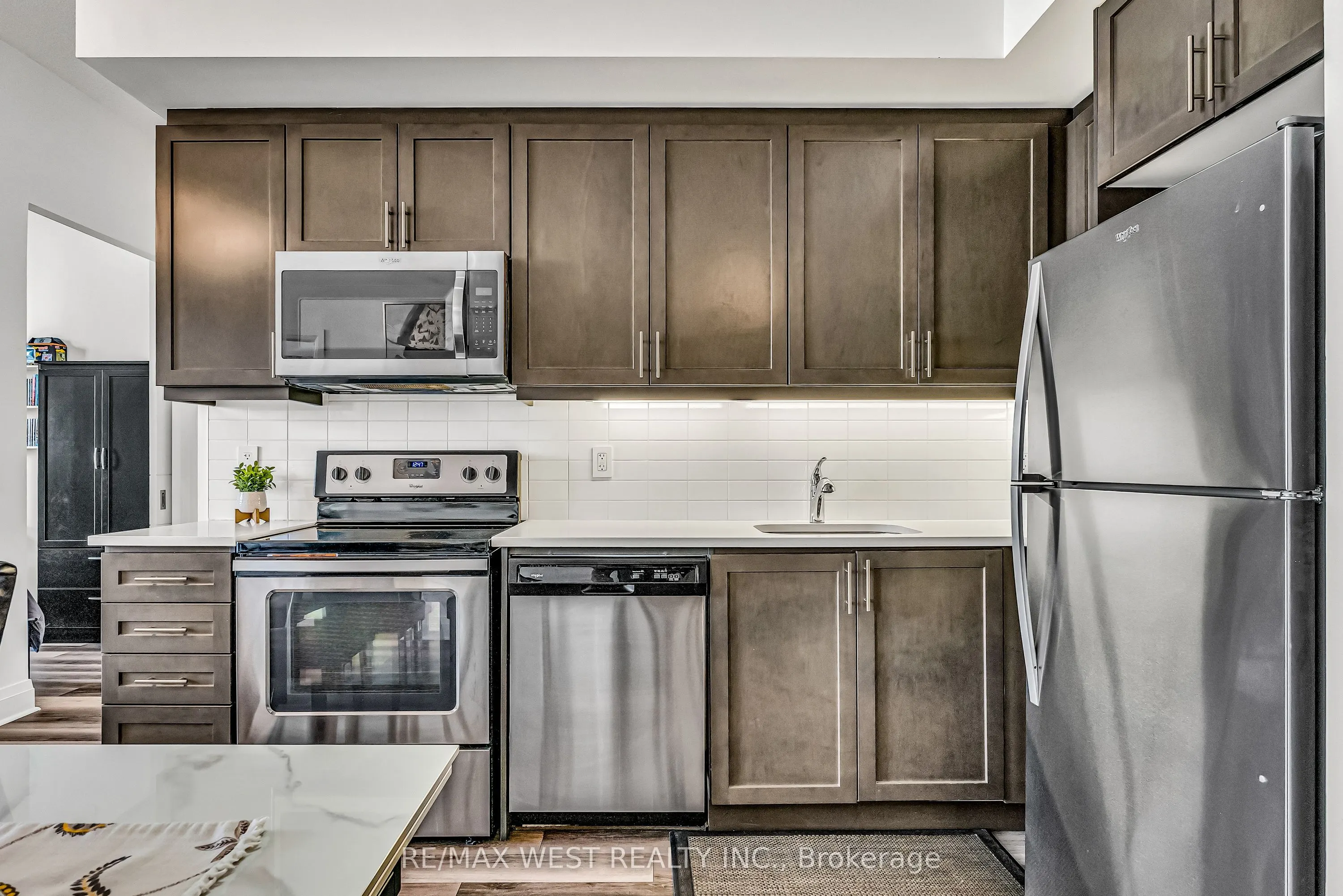 15 Zorra Street, #8