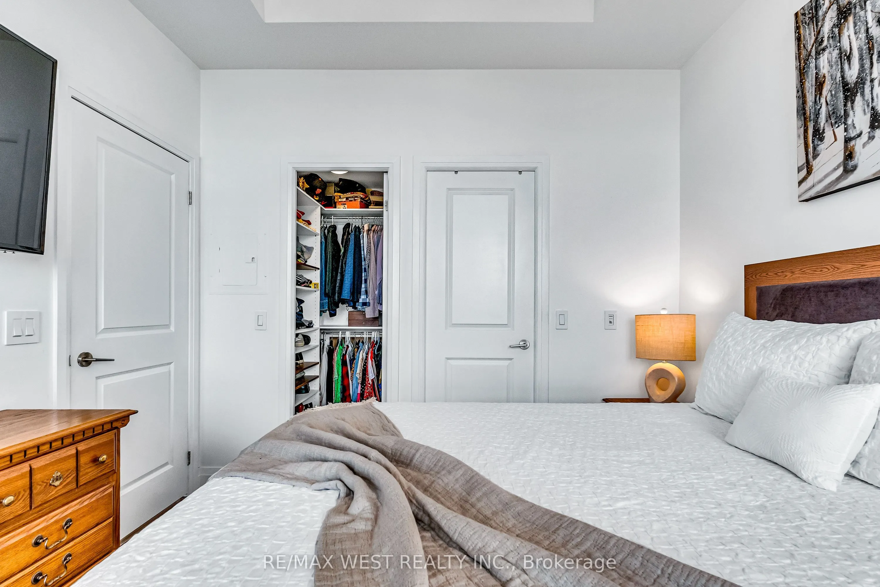 15 Zorra Street, #8