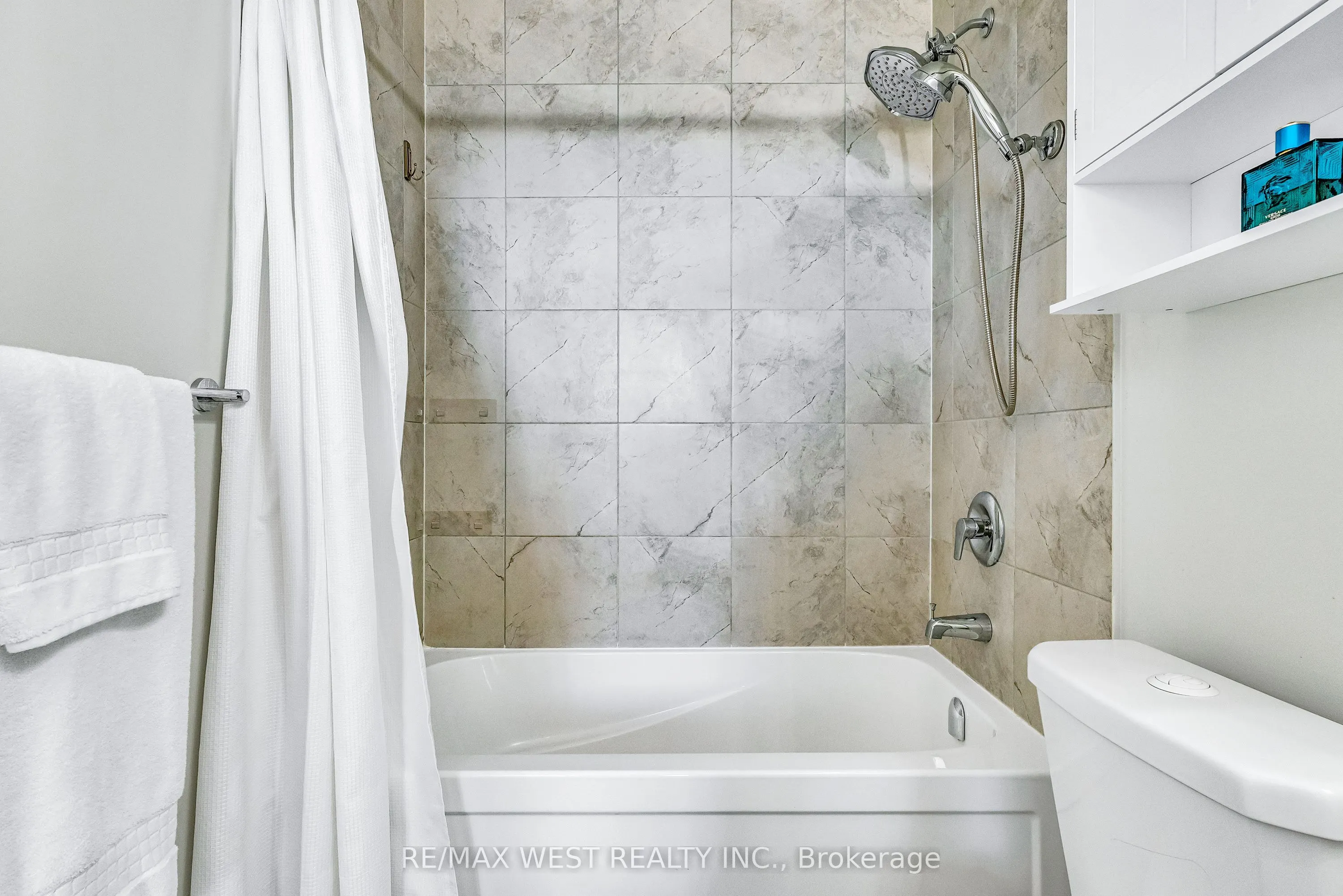 15 Zorra Street, #8