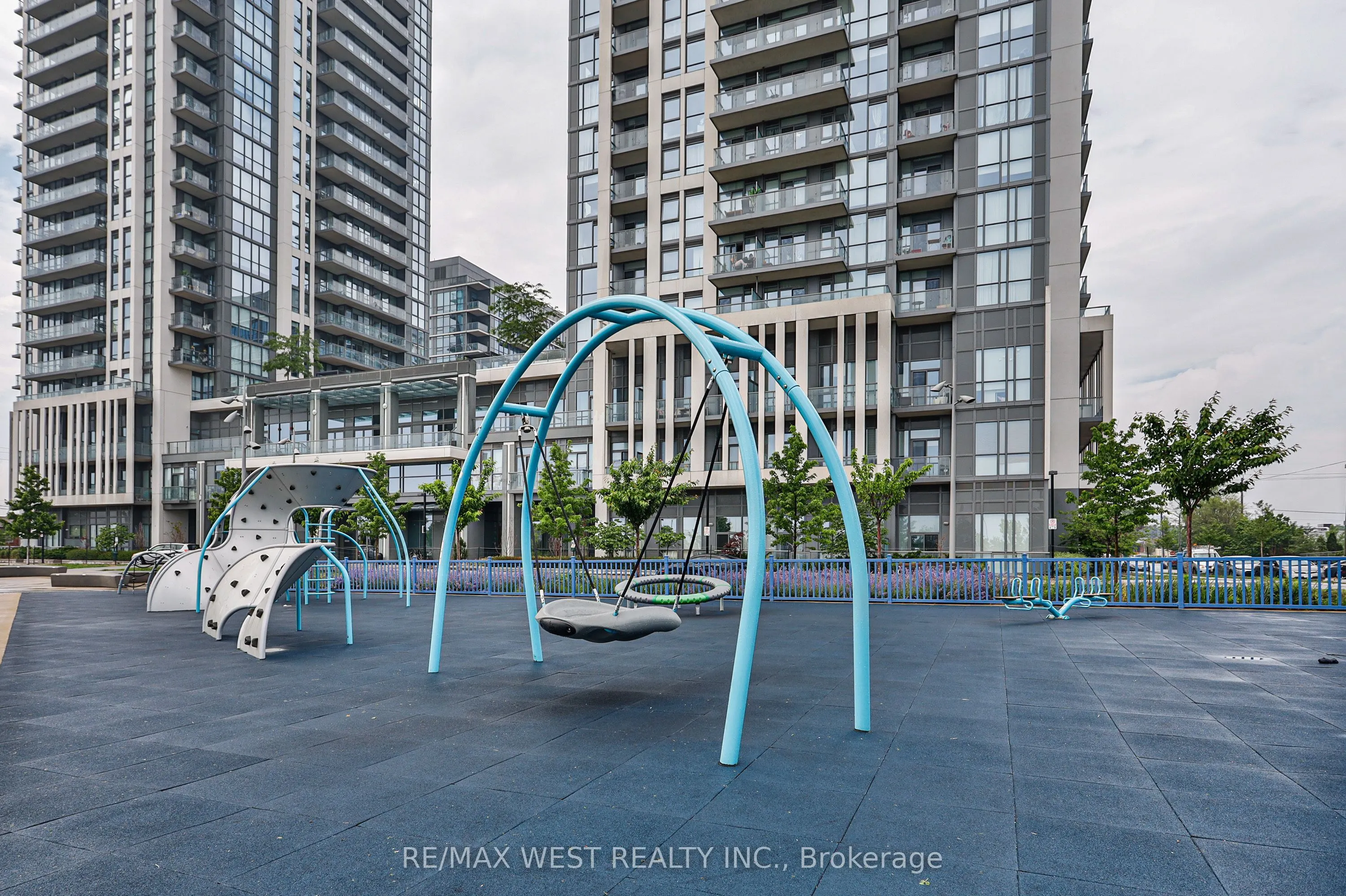 15 Zorra Street, #8