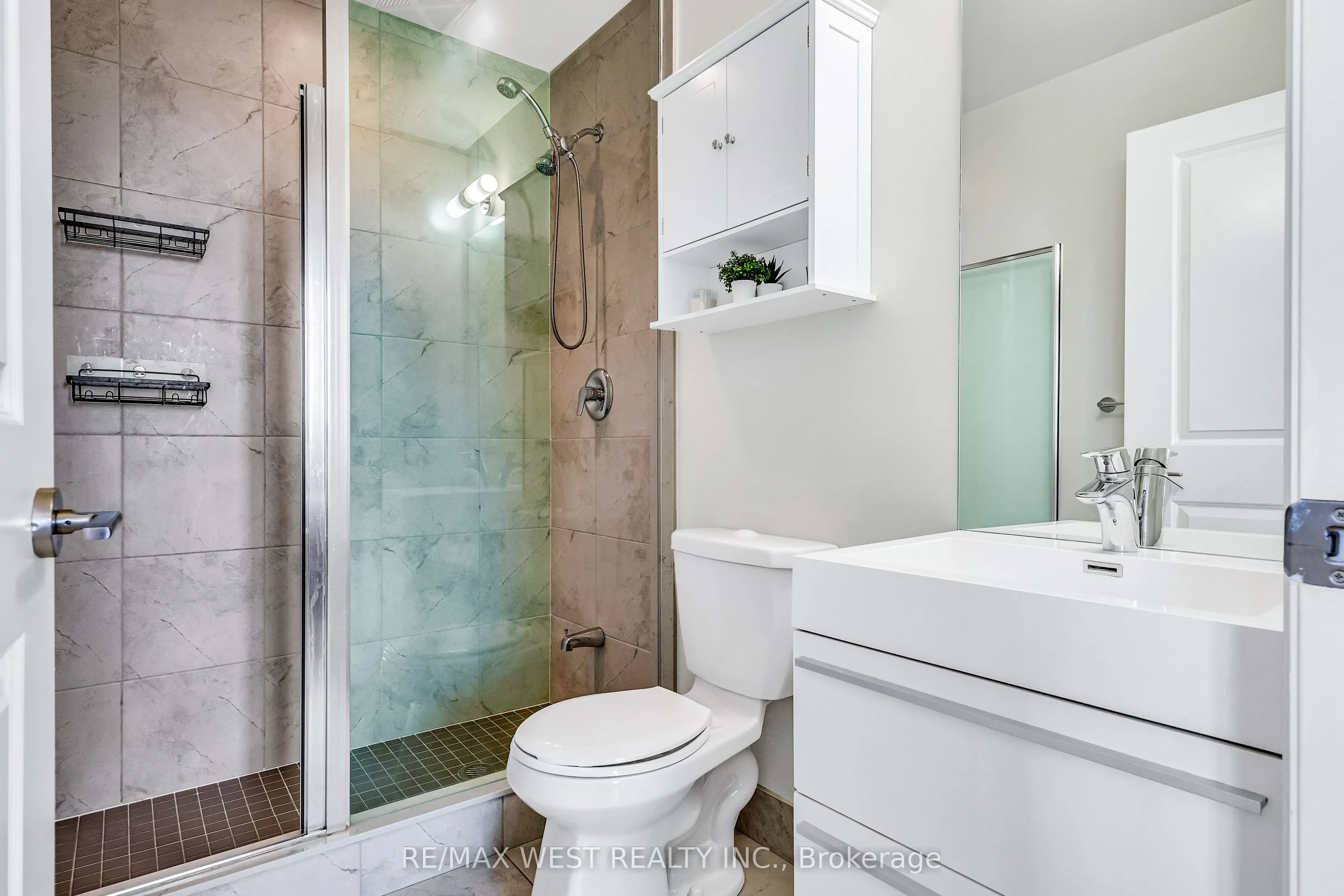 15 Zorra Street, #8