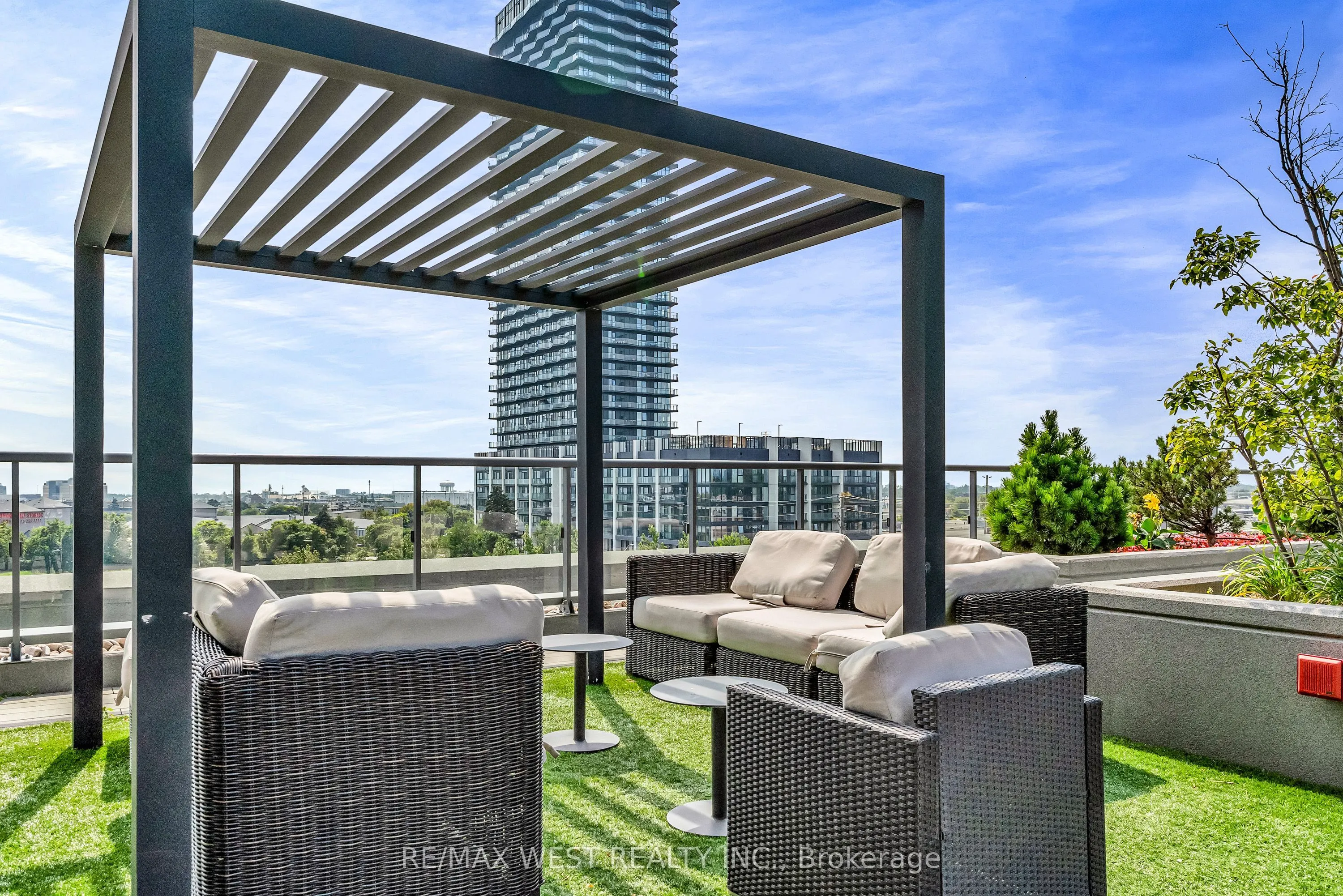 15 Zorra Street, #8