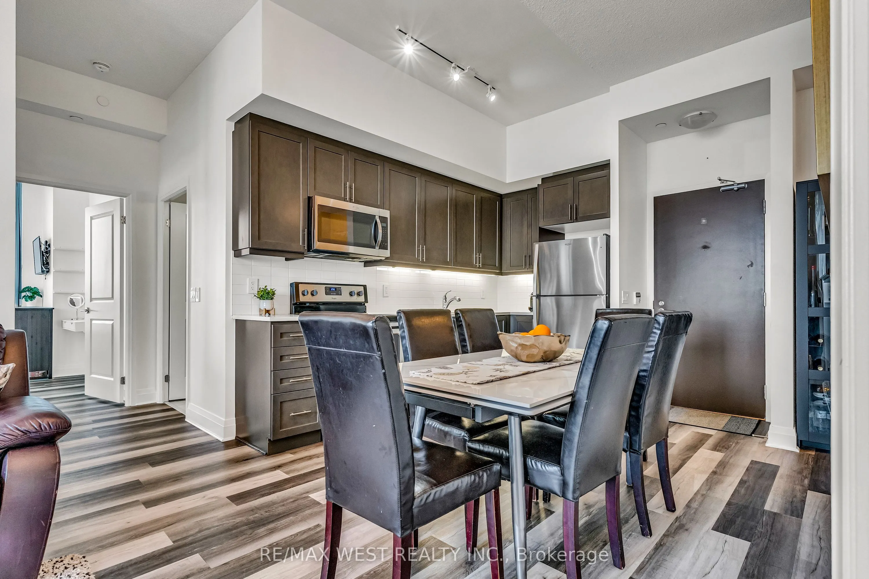 15 Zorra Street, #8