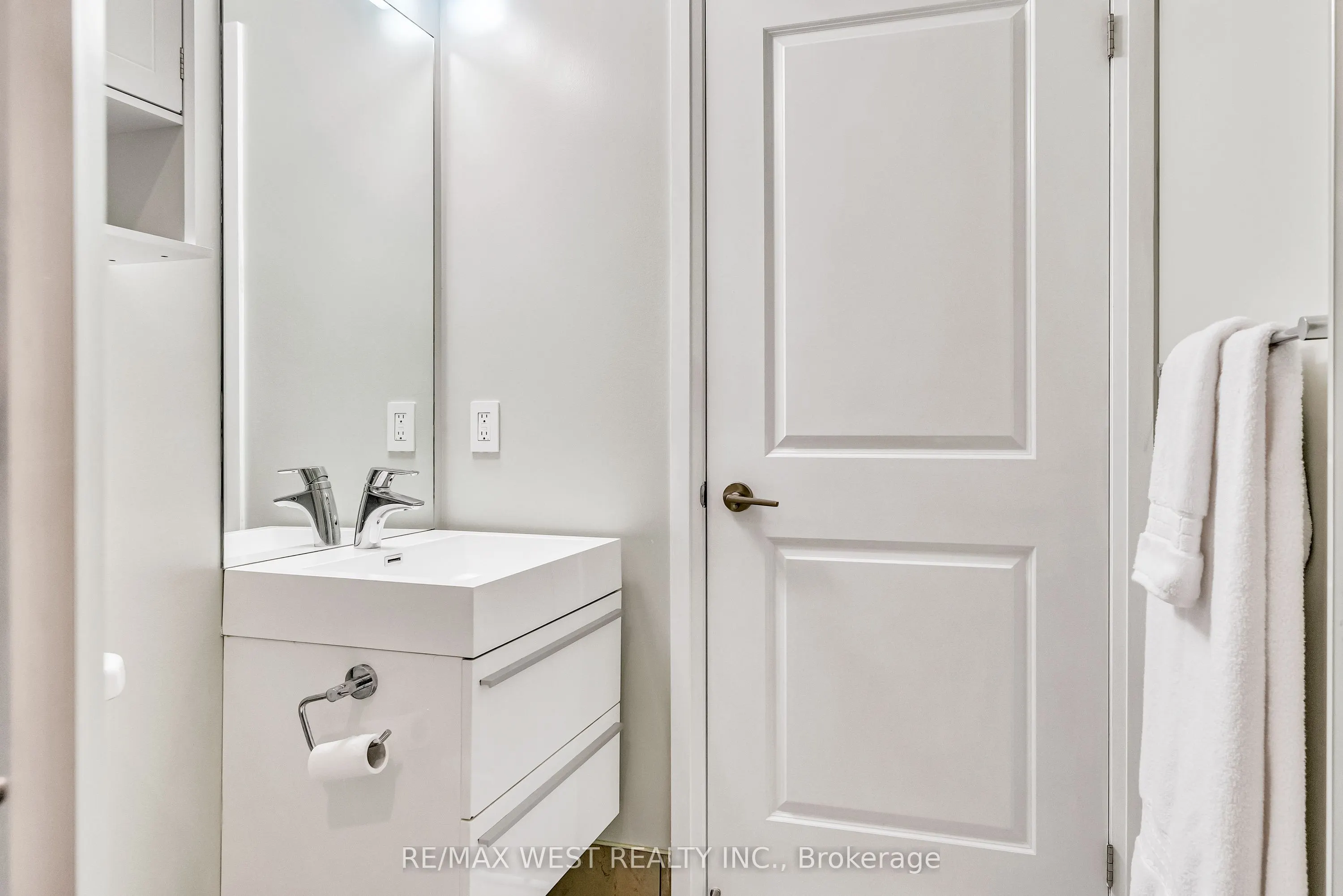 15 Zorra Street, #8
