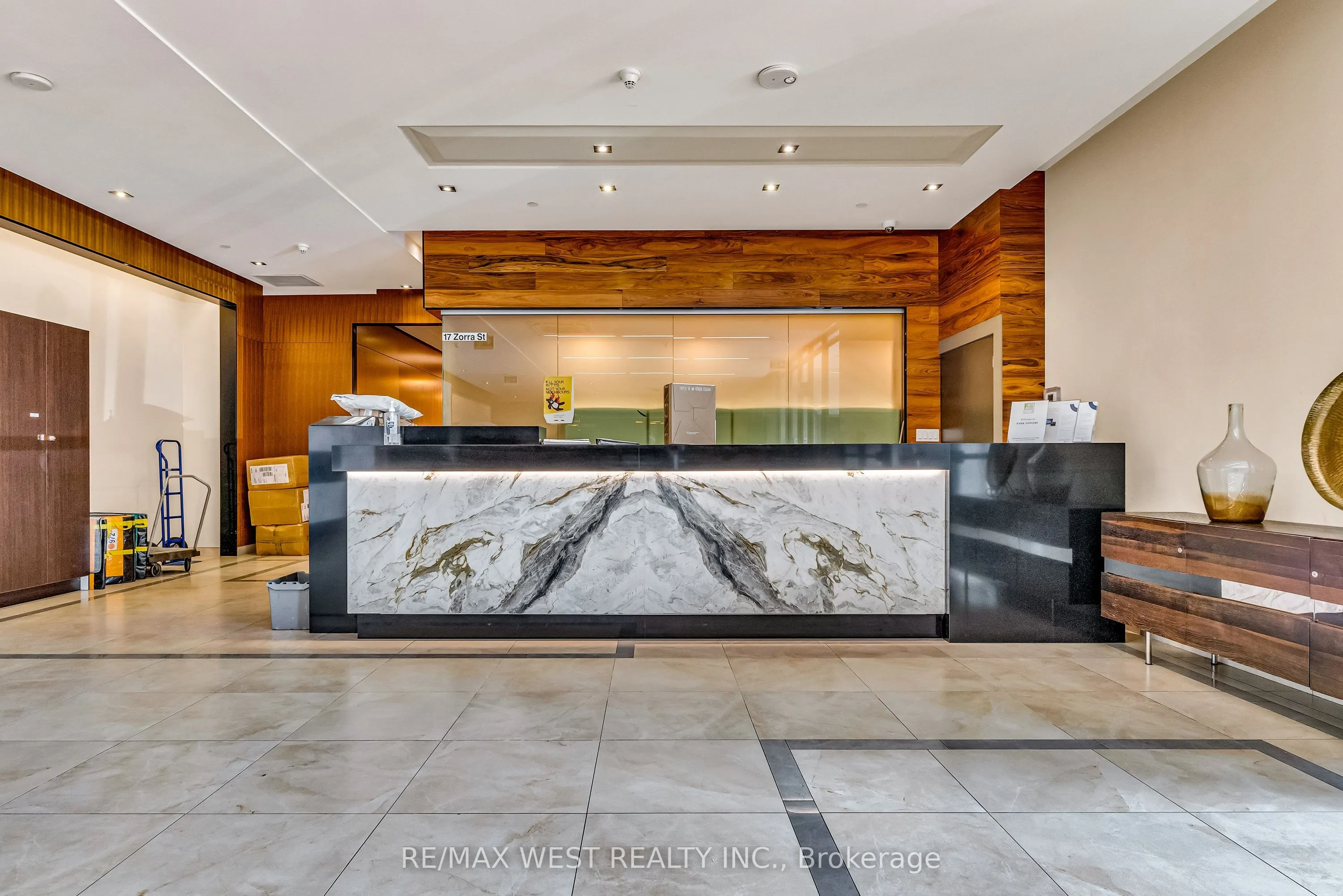 15 Zorra Street, #8