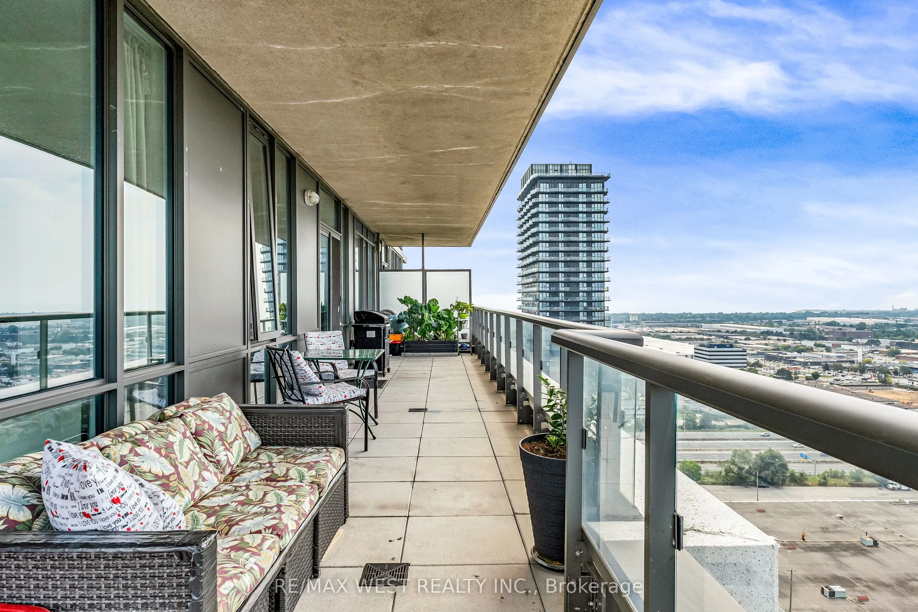 15 Zorra Street, #8