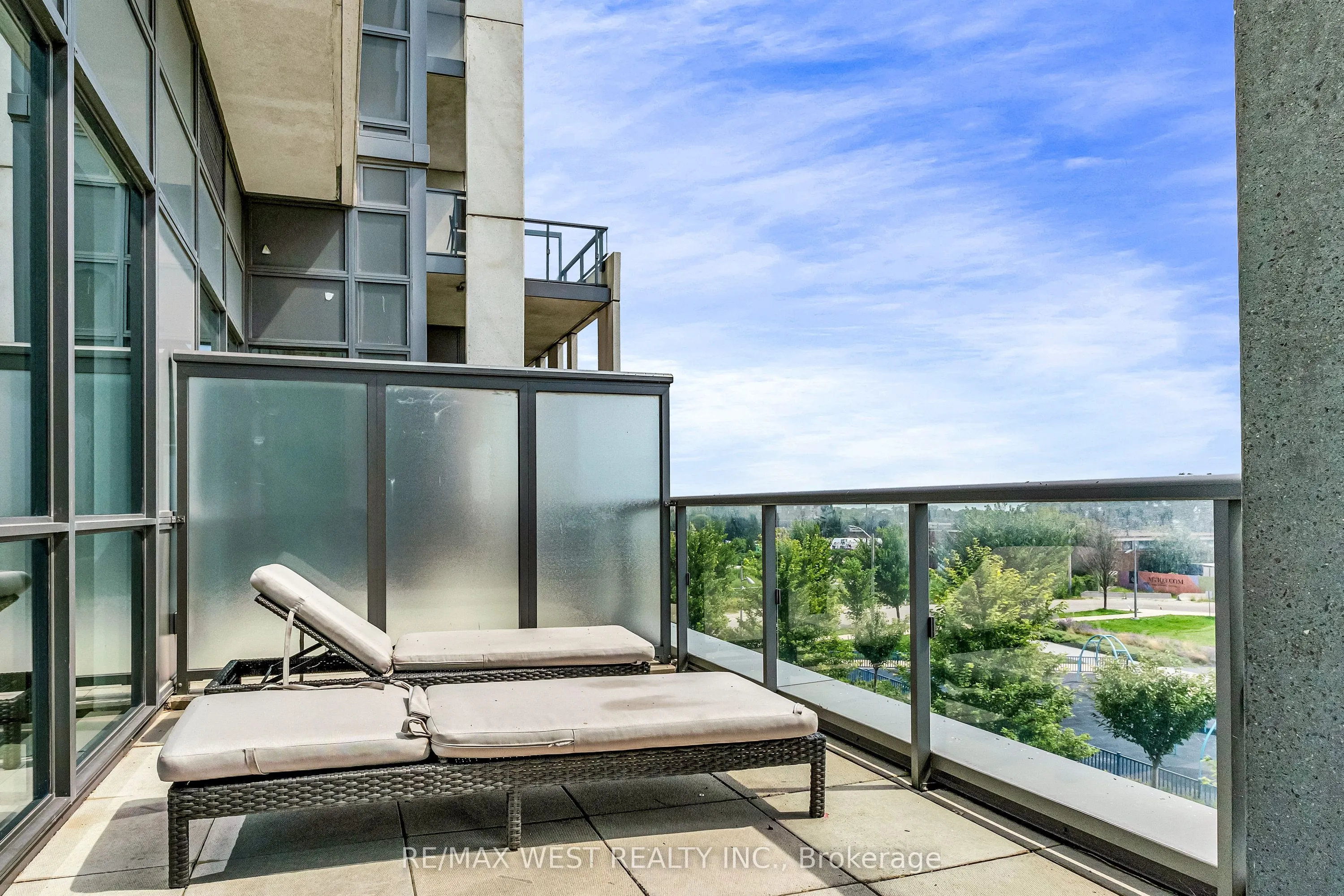 15 Zorra Street, #8
