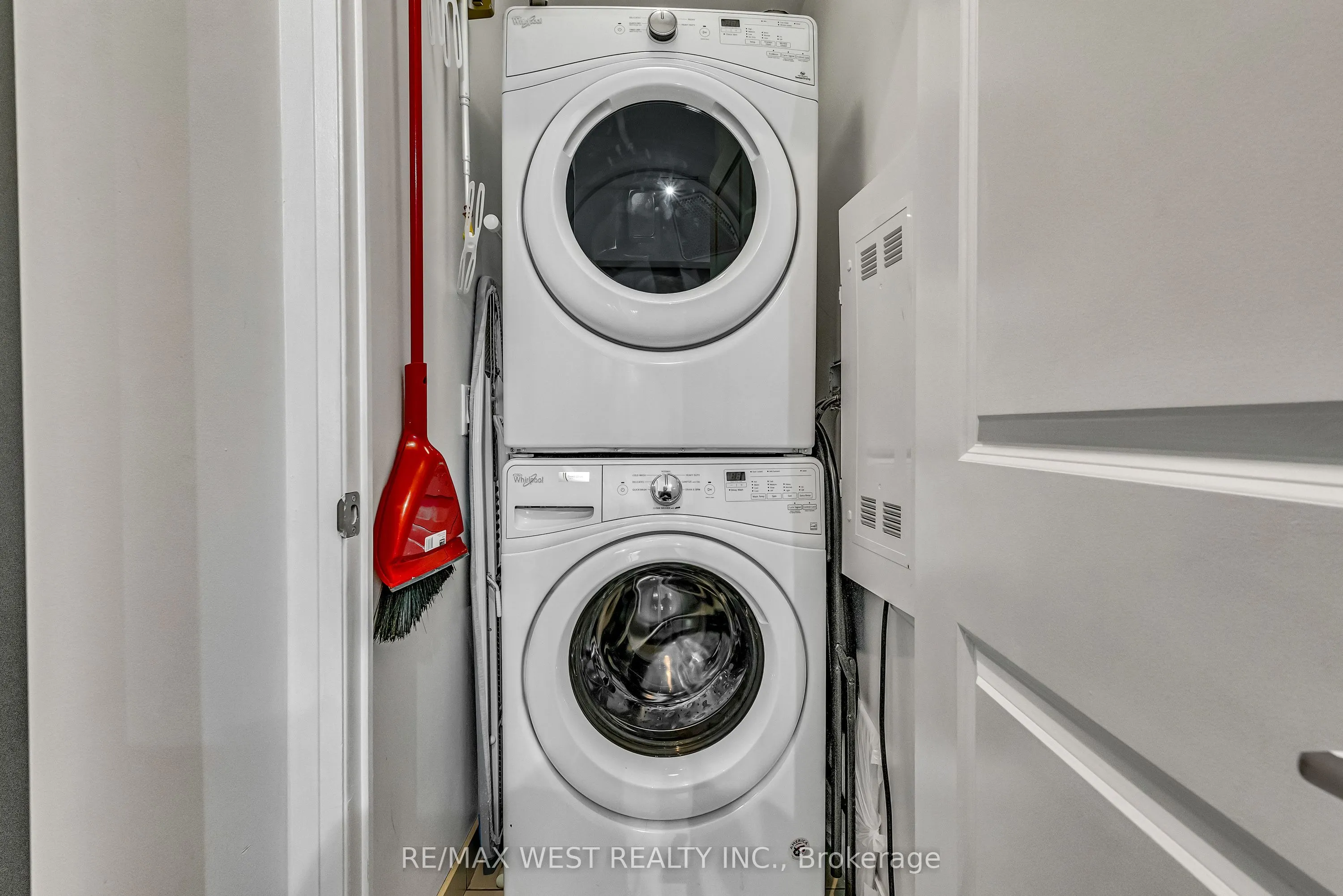 15 Zorra Street, #8