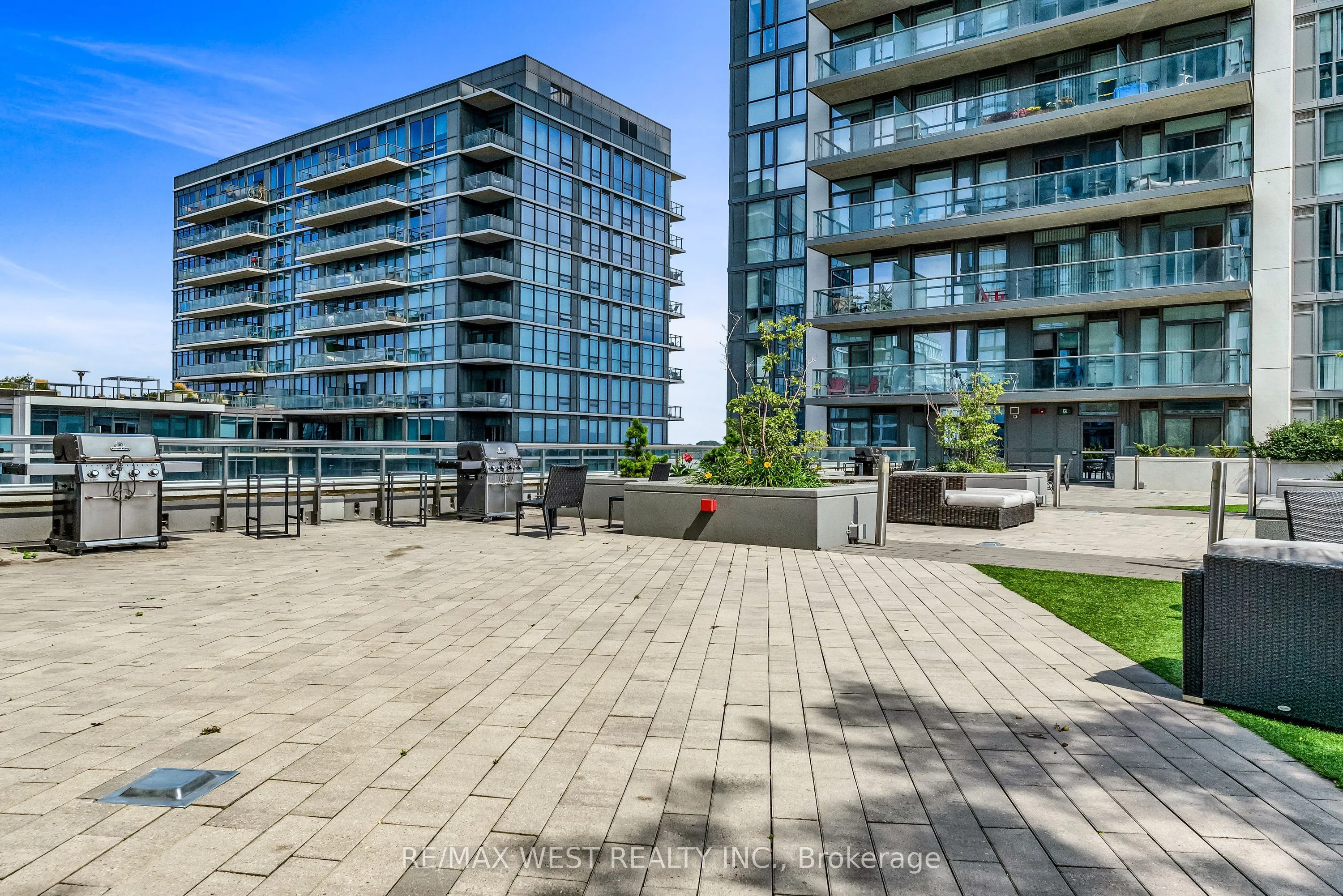 15 Zorra Street, #8