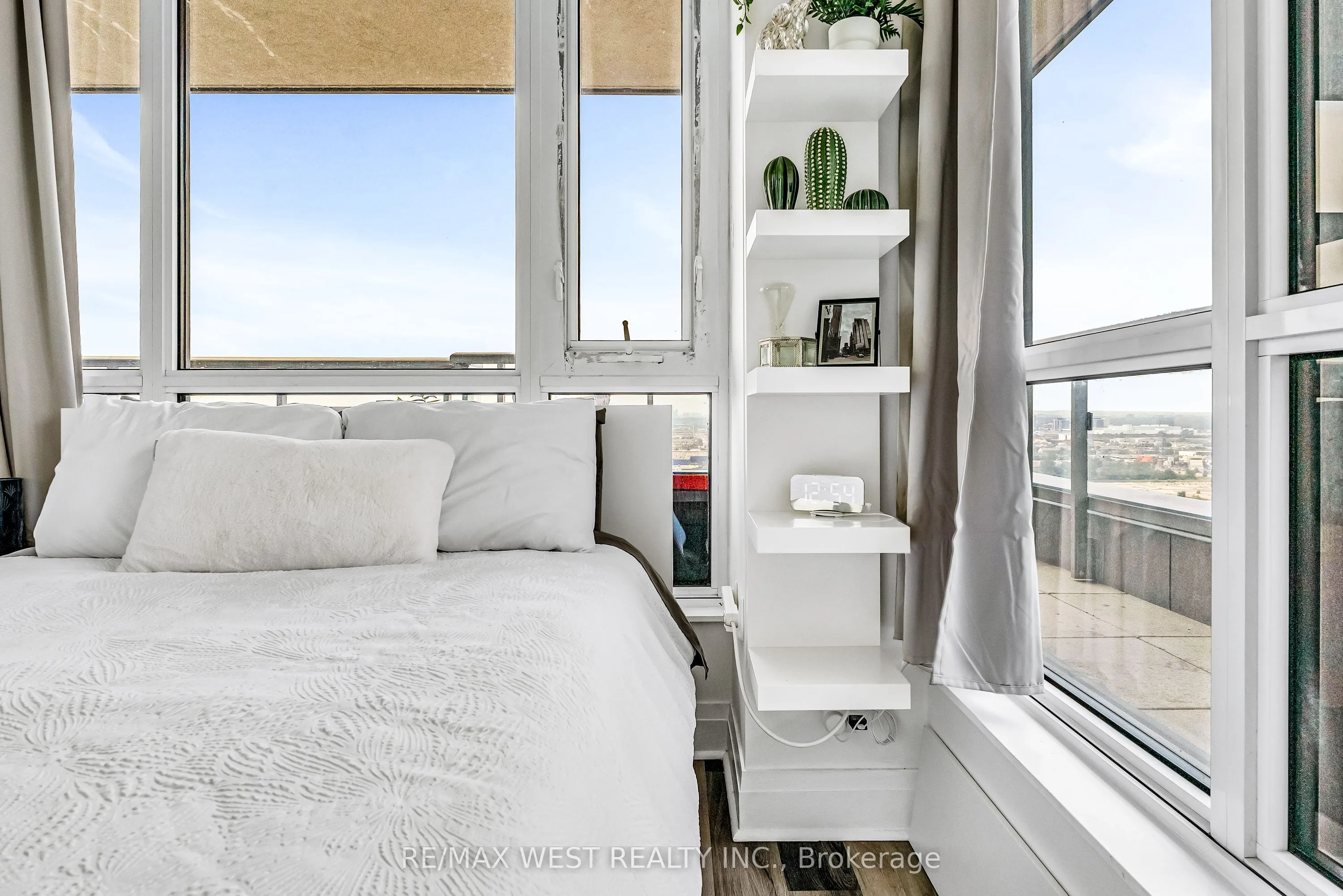 15 Zorra Street, #8