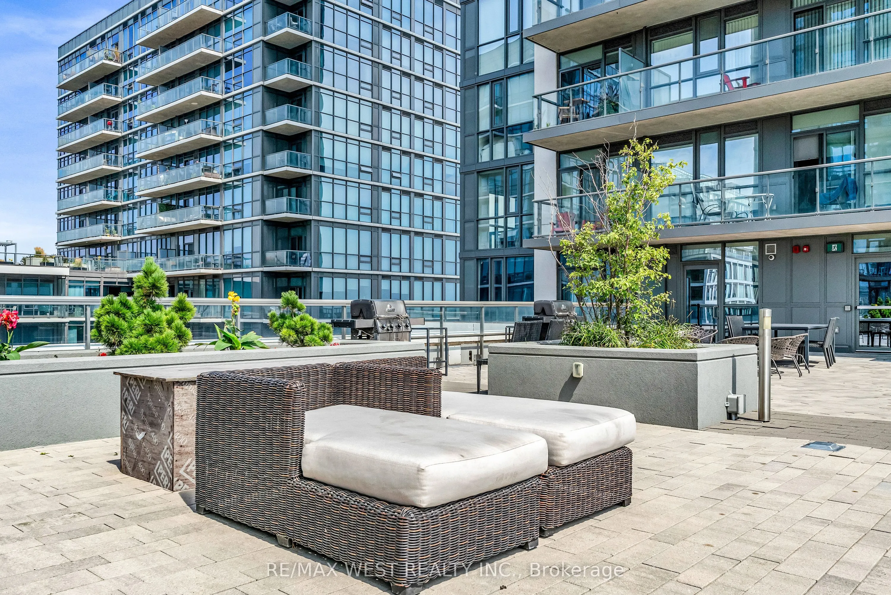 15 Zorra Street, #8