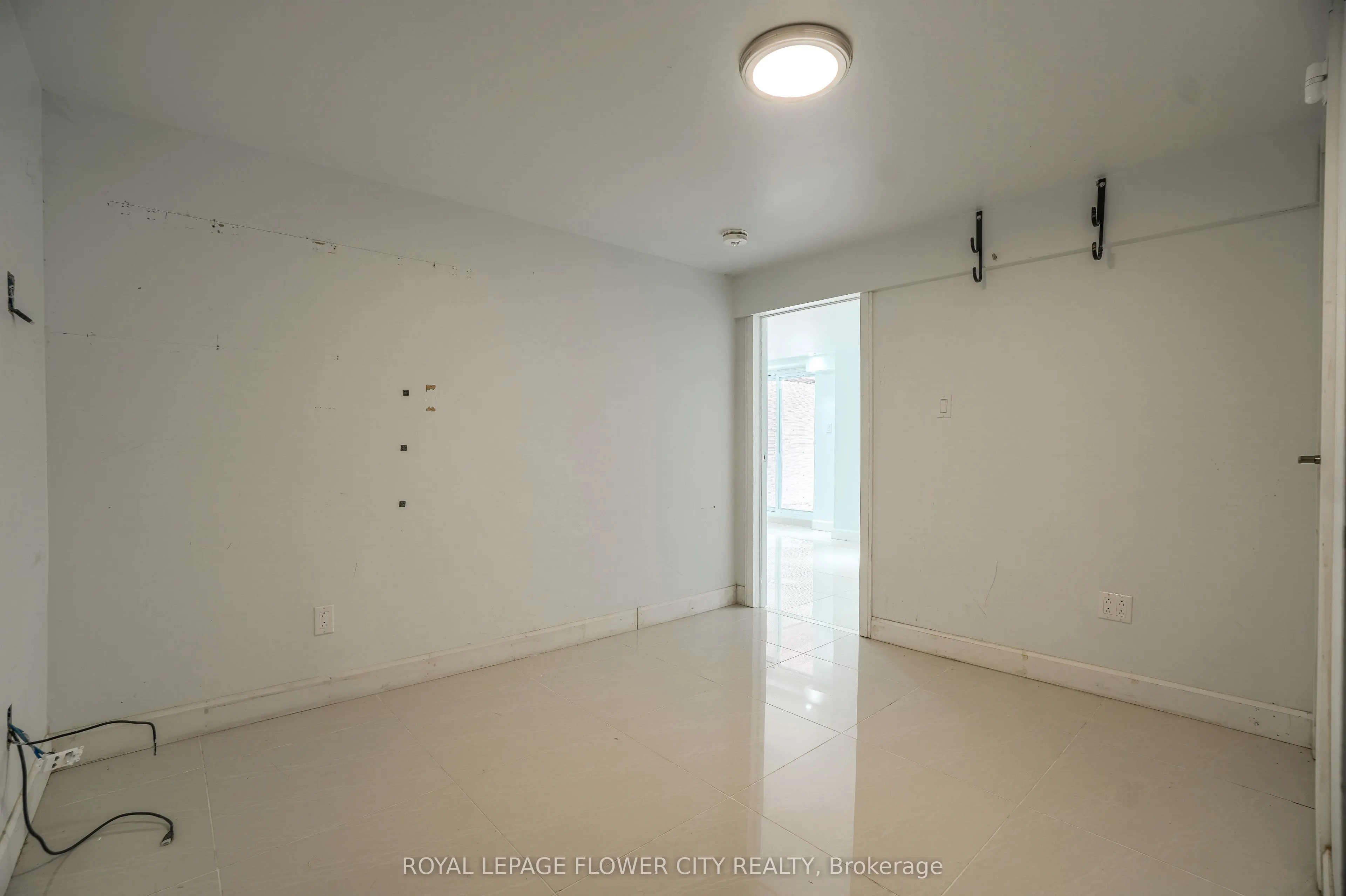 12 Gondola Crescent, #Basment